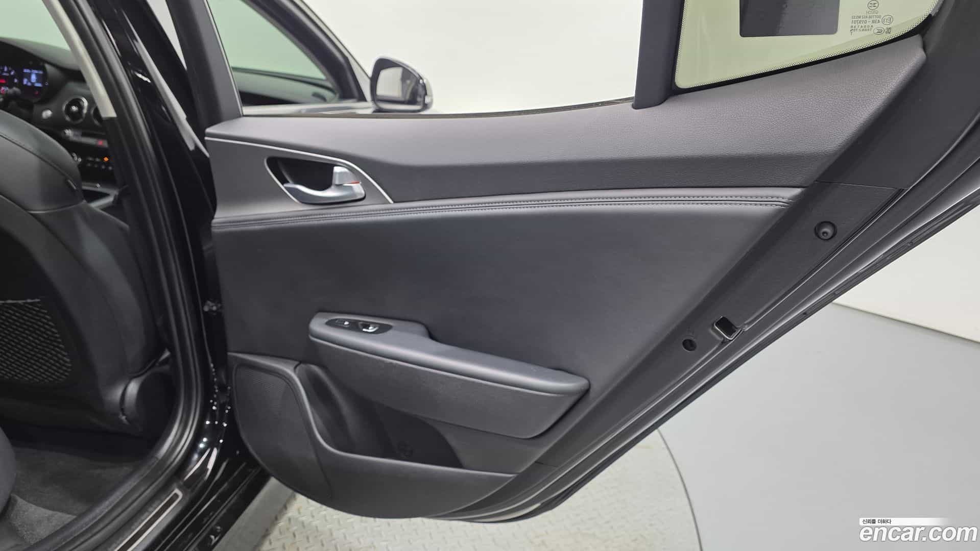 Stinger Kia 2017.10-INNER-035