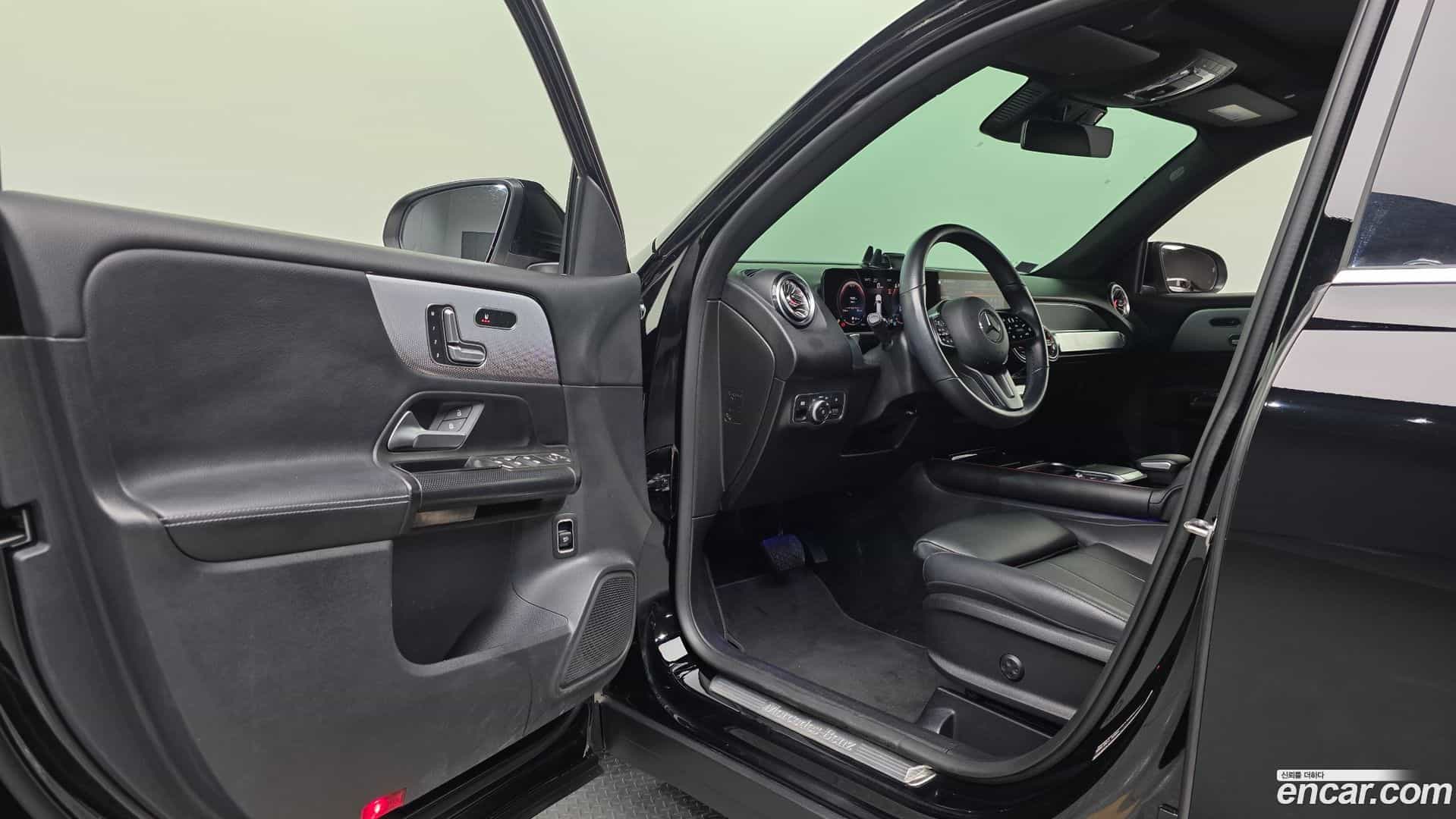 GLB-Class Mercedes-Benz 2021.8-INNER-010