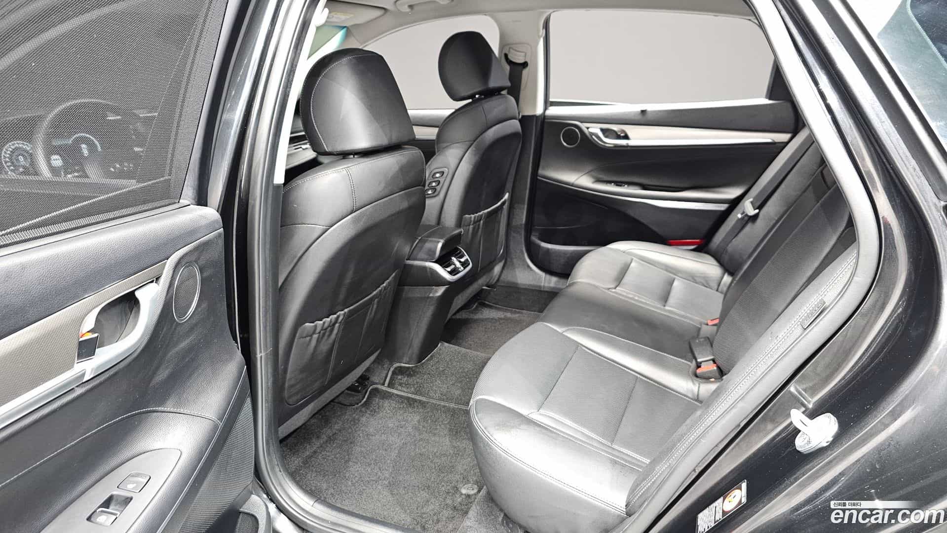 Grandeur Hyundai 2022.5-OPTION-015