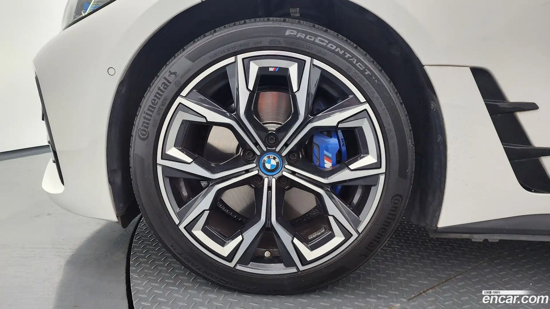 i4 BMW 2023.1-OUTER-005