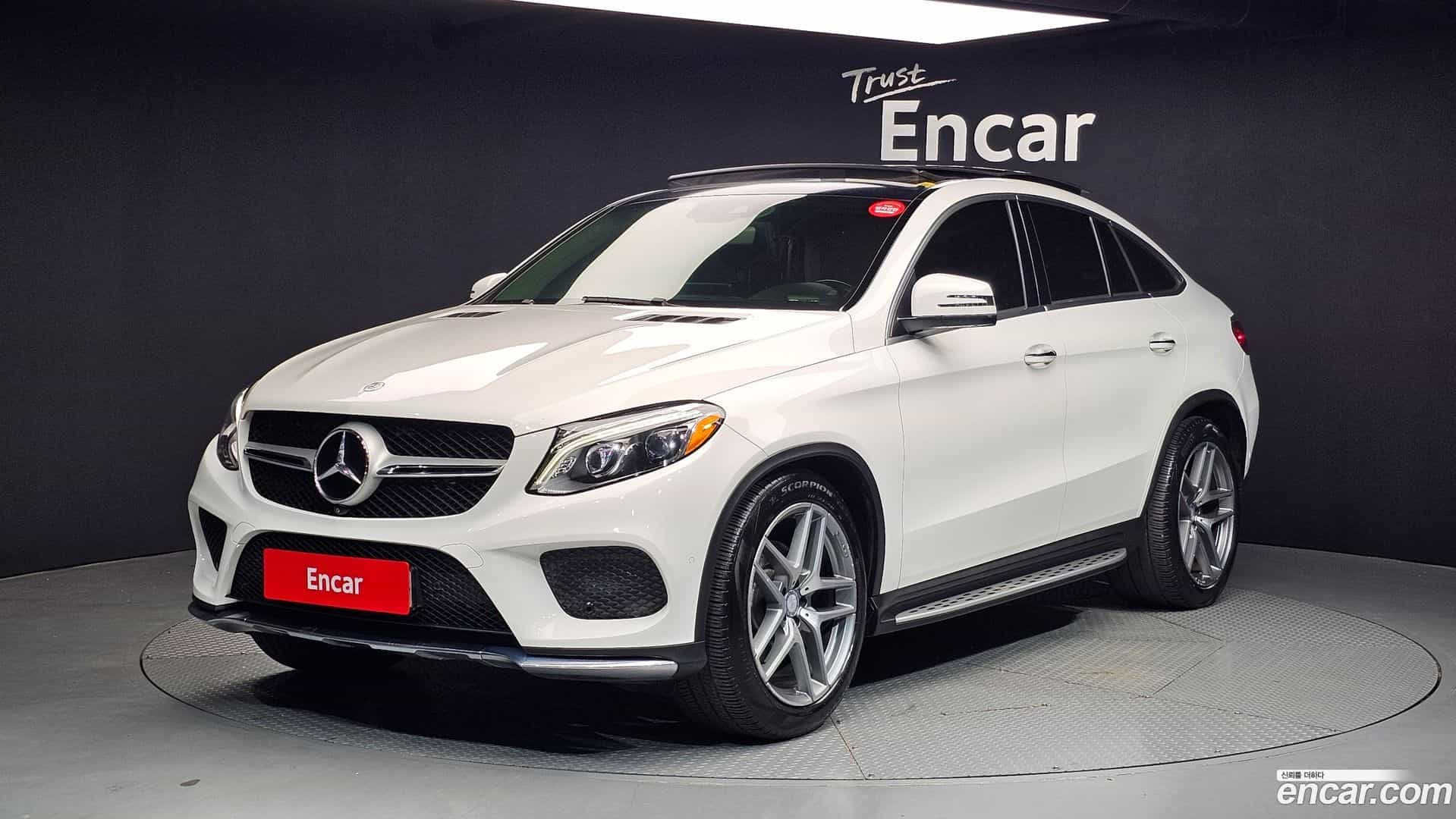 GLE-Class Mercedes-Benz 2017.0-OUTER-001