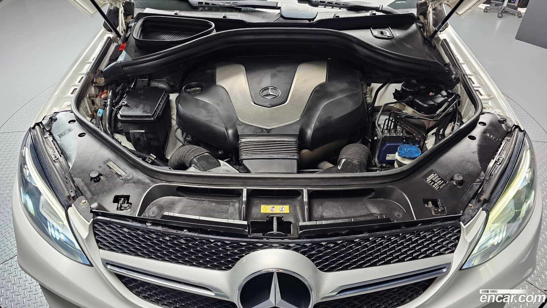 GLE-Class Mercedes-Benz 2017.0-OUTER-006