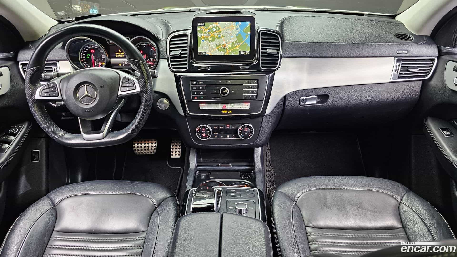 GLE-Class Mercedes-Benz 2017.0-INNER-007