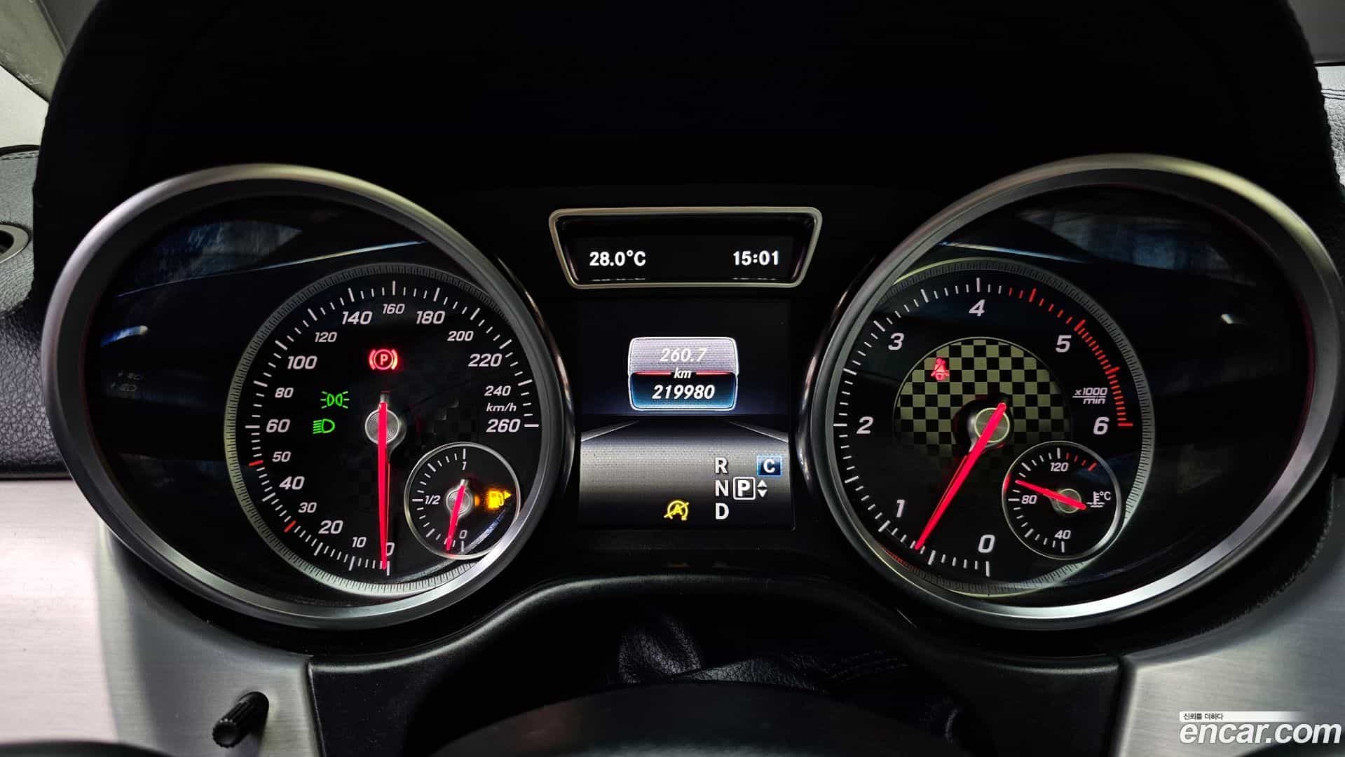 GLE-Class Mercedes-Benz 2017.0-INNER-008