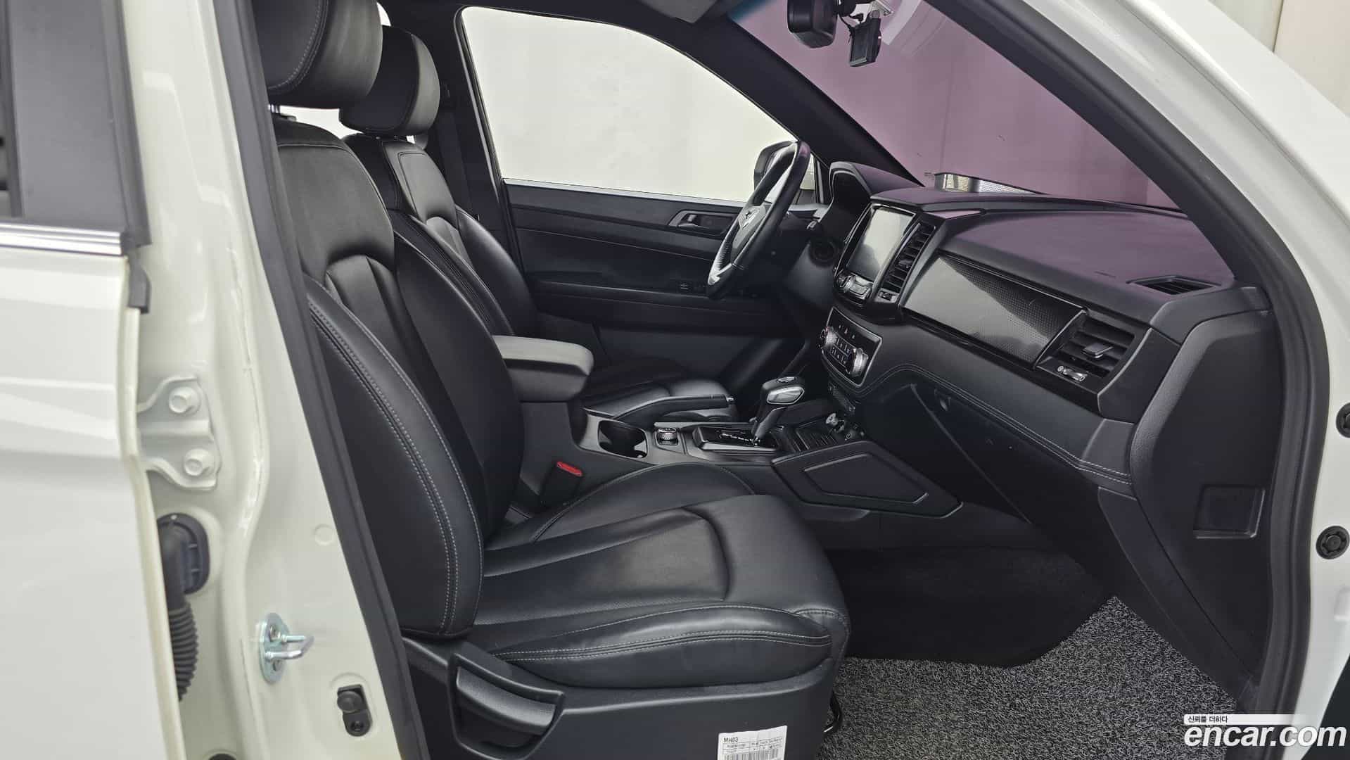 Rexton KG Mobility 2020.10-INNER-036
