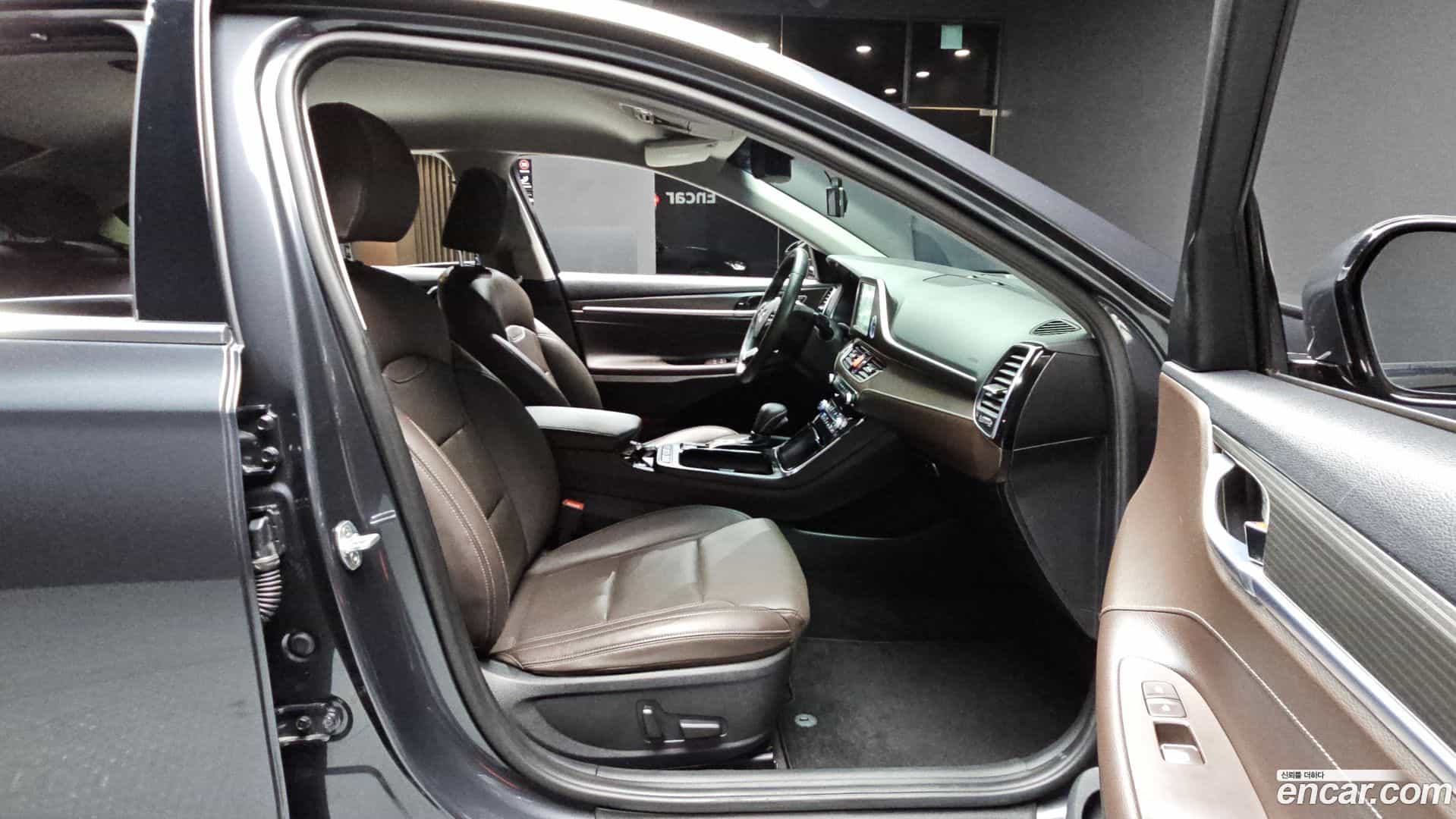 Grandeur Hyundai 2017.5-OPTION-016