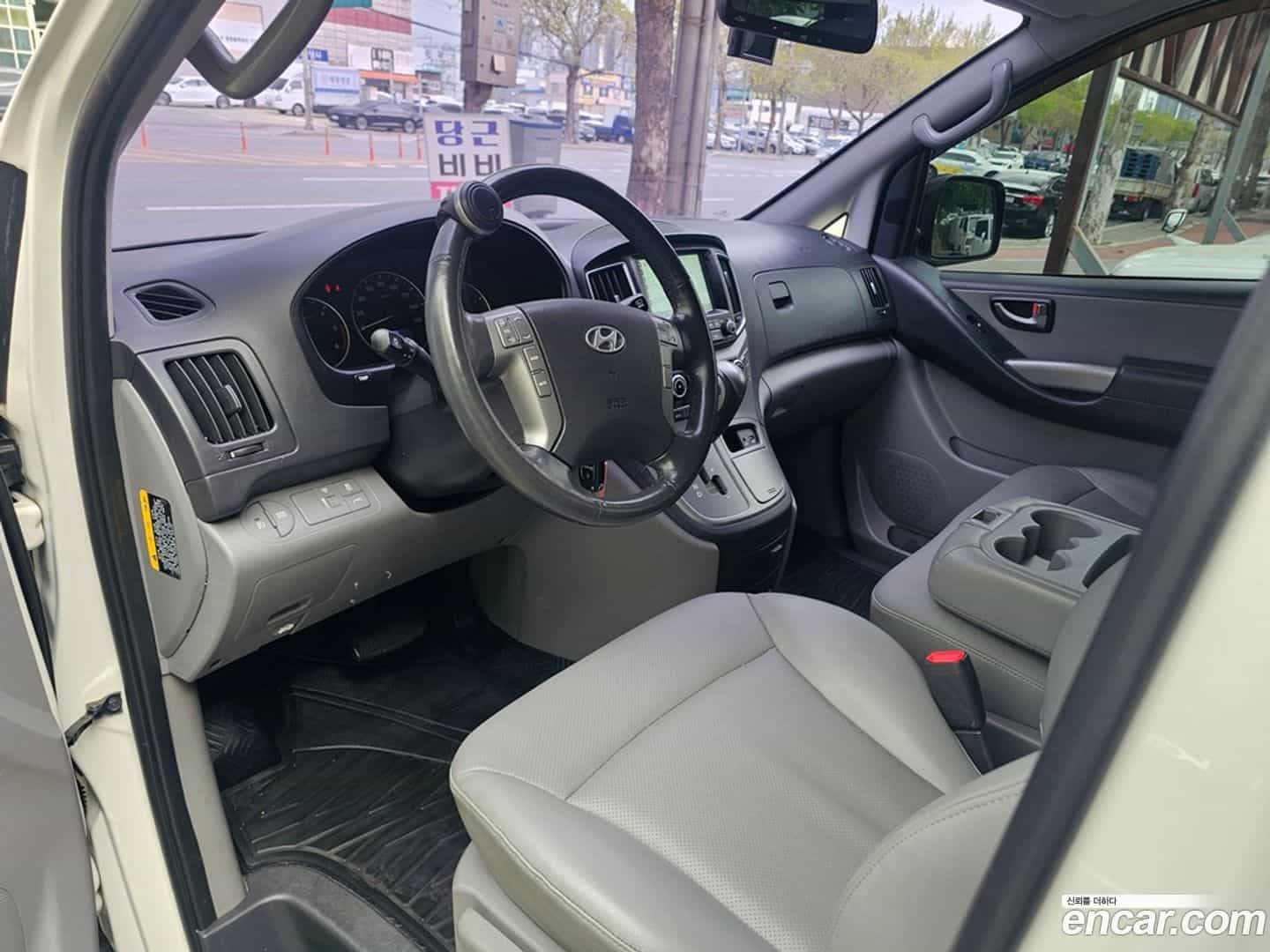 Starex Hyundai 2016.0-INNER-009