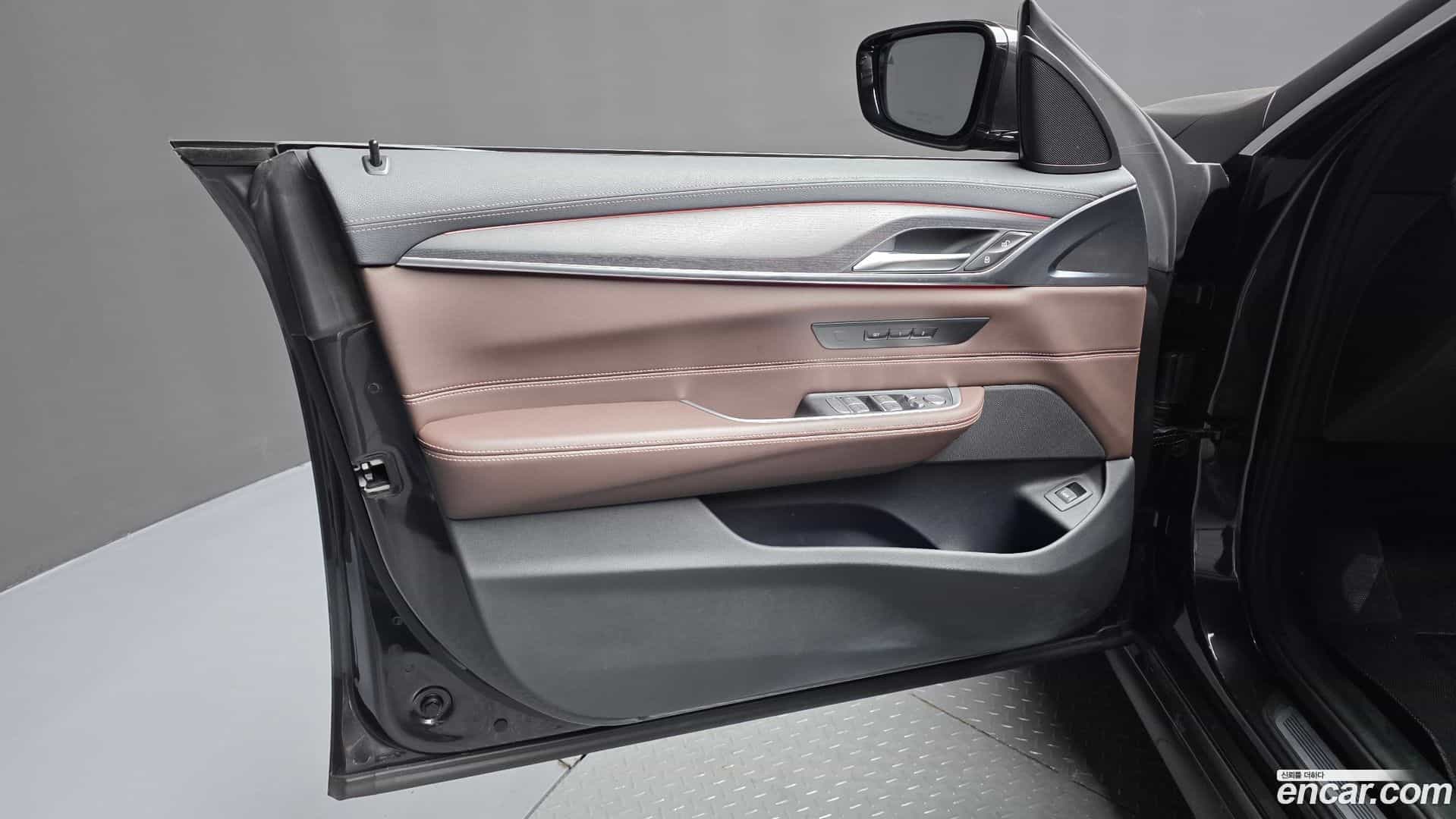 Gran Turismo BMW 2022.6-INNER-034