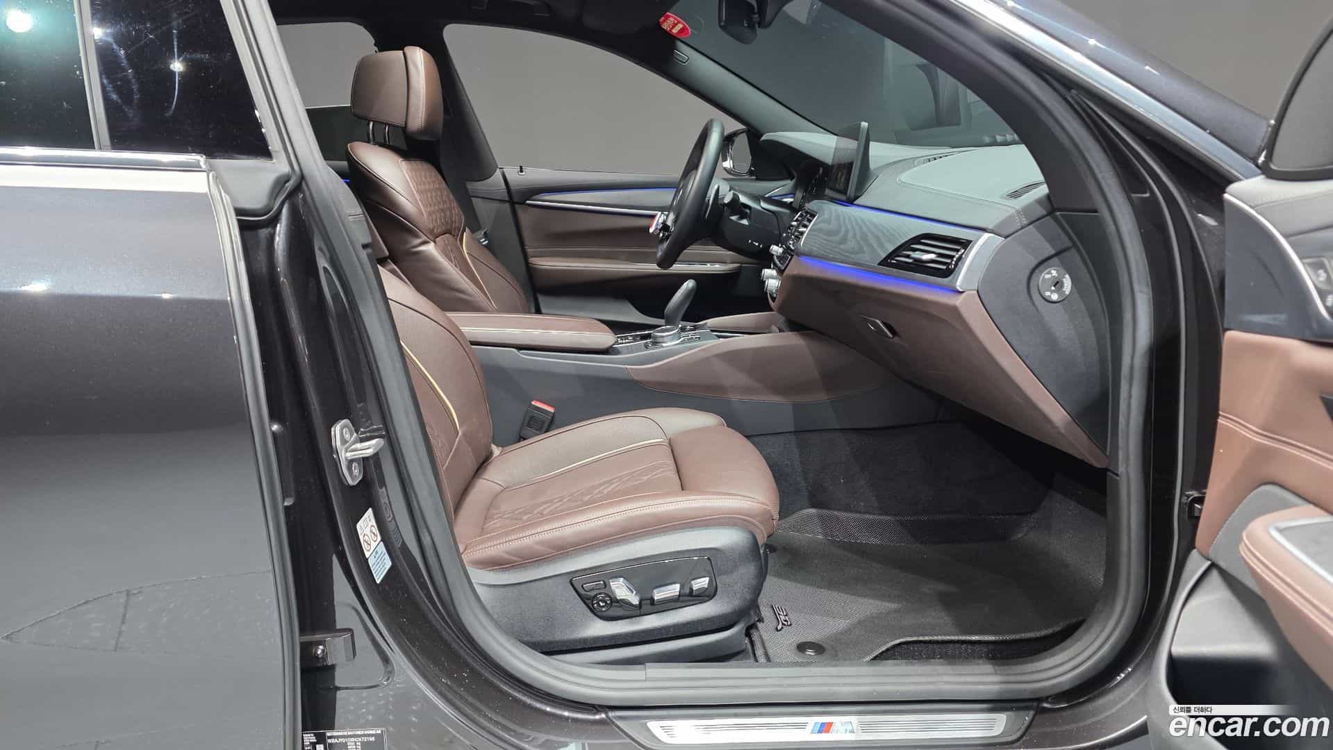 Gran Turismo BMW 2022.6-INNER-036
