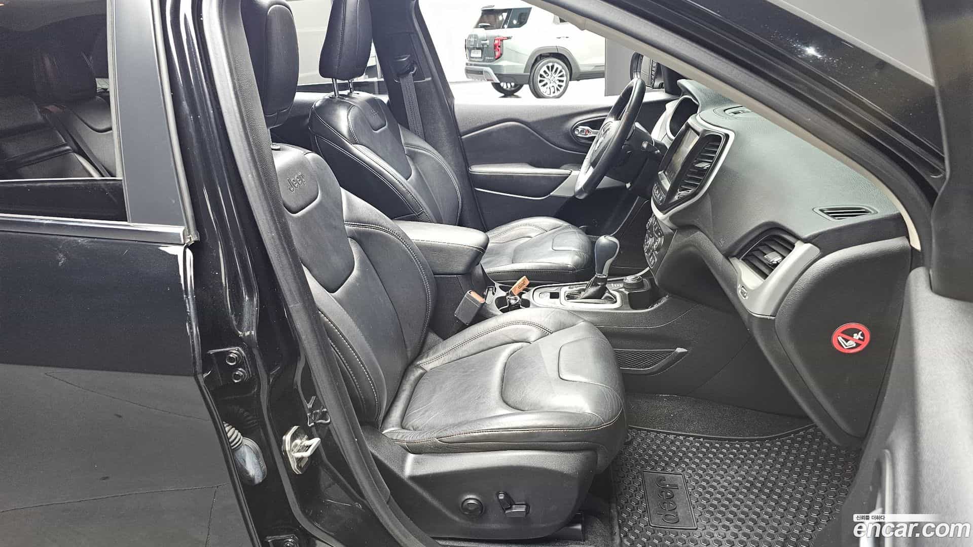 Cherokee Jeep 2018.3-INNER-010
