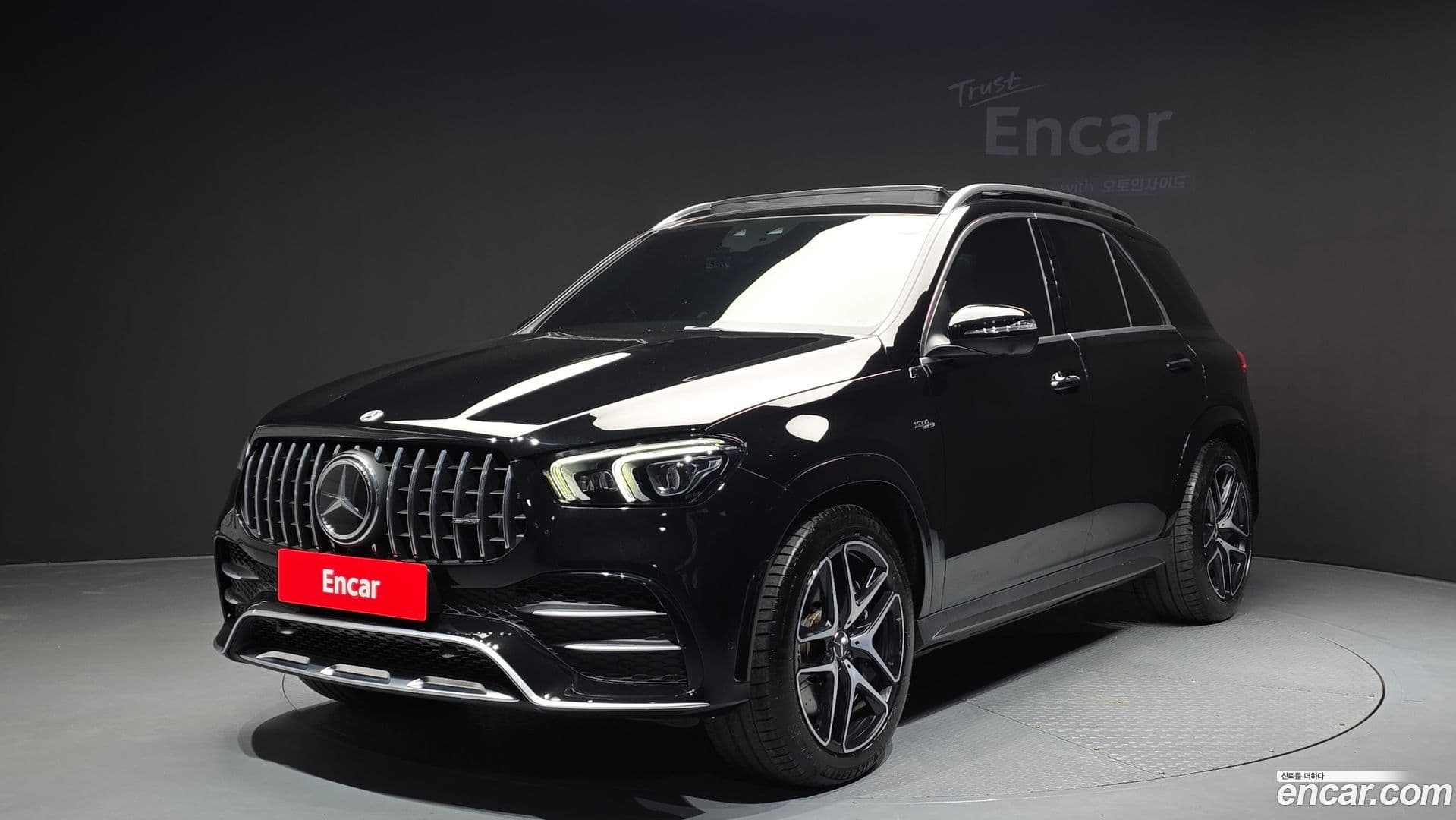 Main__Slider__Photo:GLE-Class Mercedes-Benz 2022.4-0