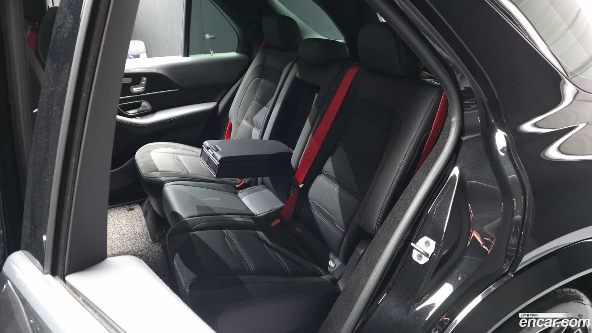 GLE-Class Mercedes-Benz 2022.4-OPTION-016