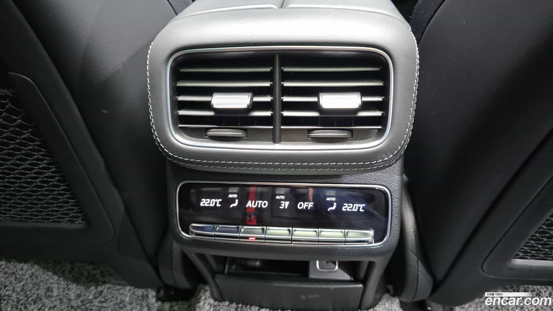 GLE-Class Mercedes-Benz 2022.4-OPTION-047