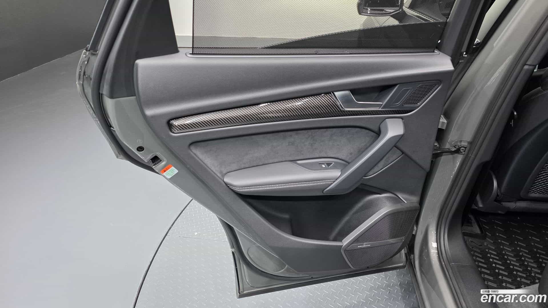 SQ5 Audi 2023.10-INNER-035
