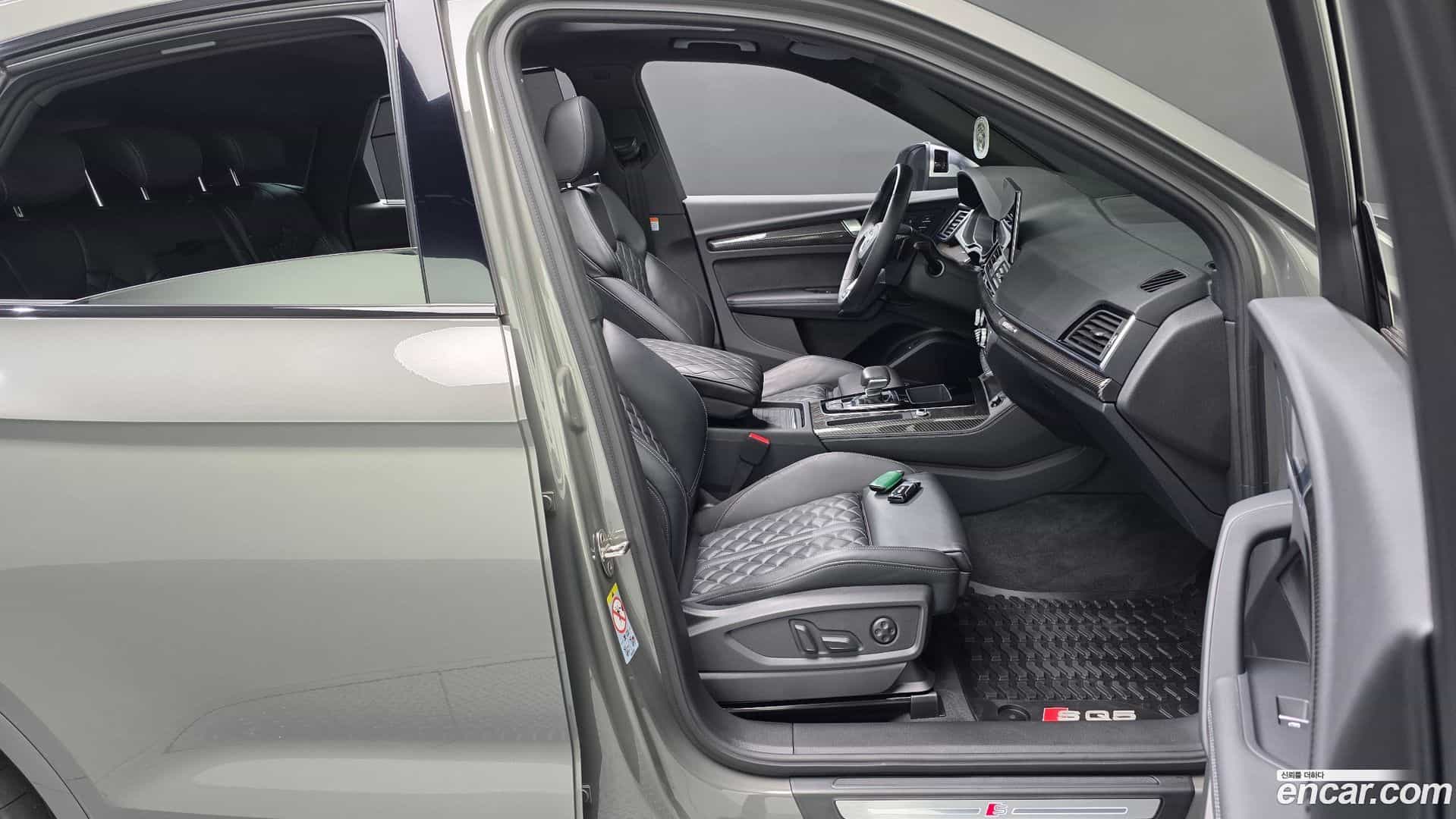SQ5 Audi 2023.10-INNER-036