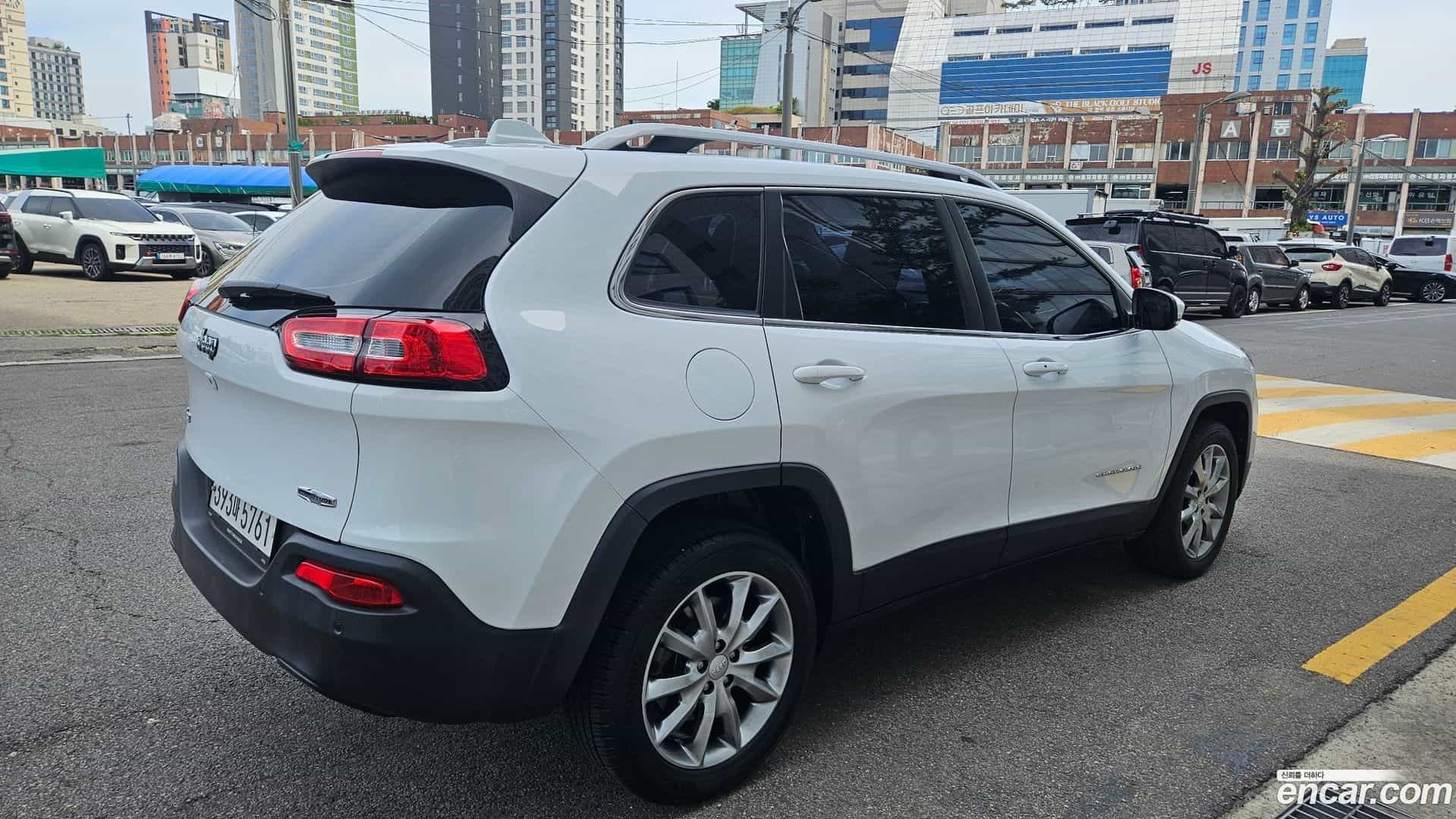 Cherokee Jeep 2018.2-OUTER-002