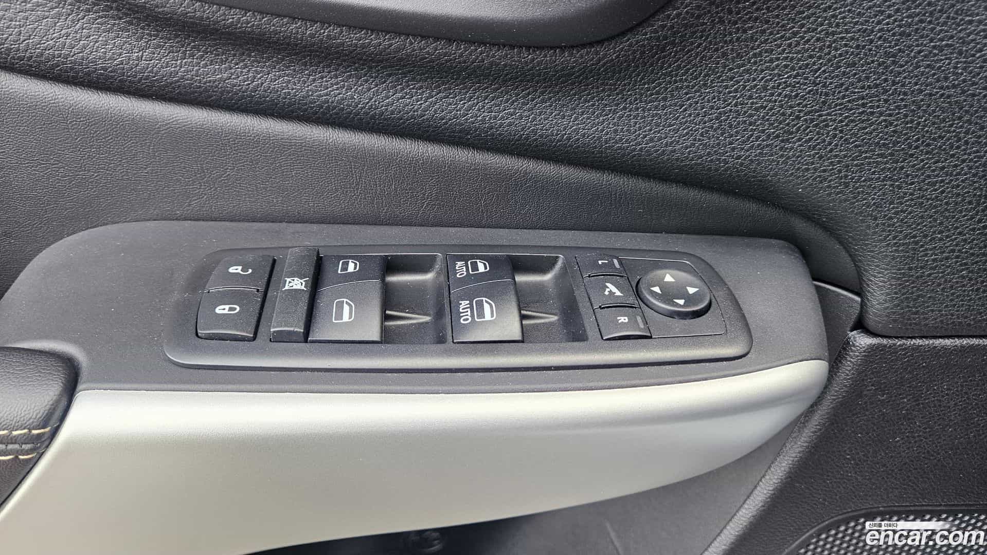 Cherokee Jeep 2018.2-OPTION-017