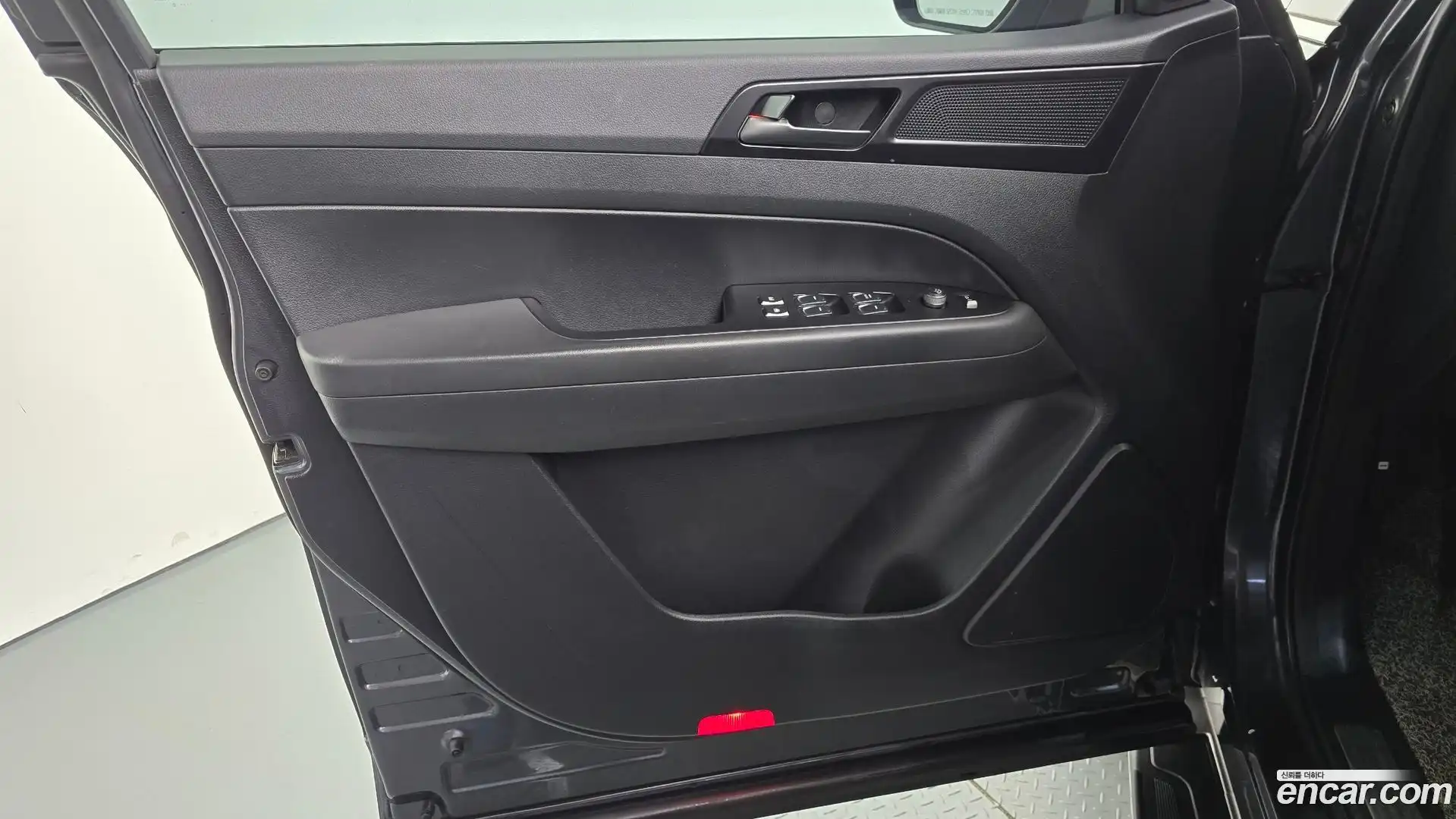 Rexton KG Mobility 2020.4-INNER-034