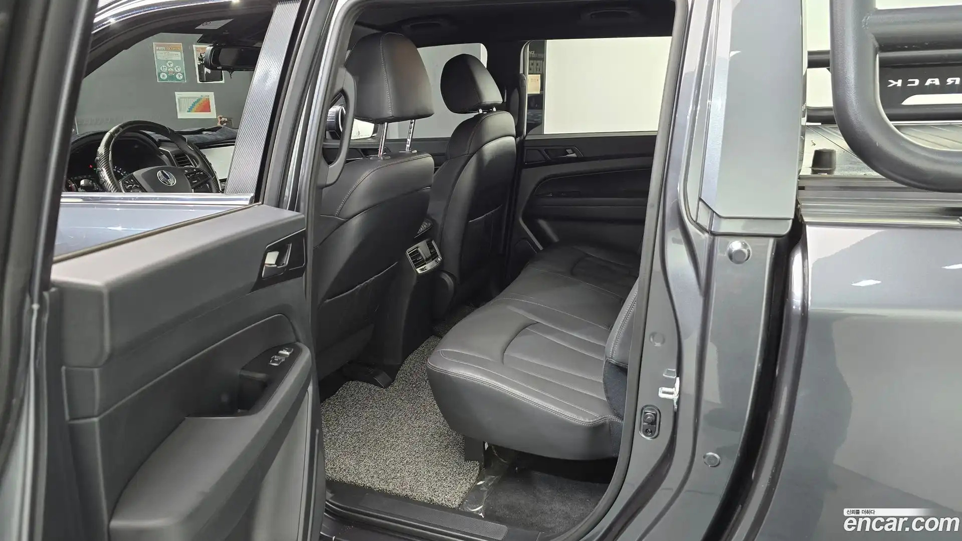 Rexton KG Mobility 2020.4-INNER-036