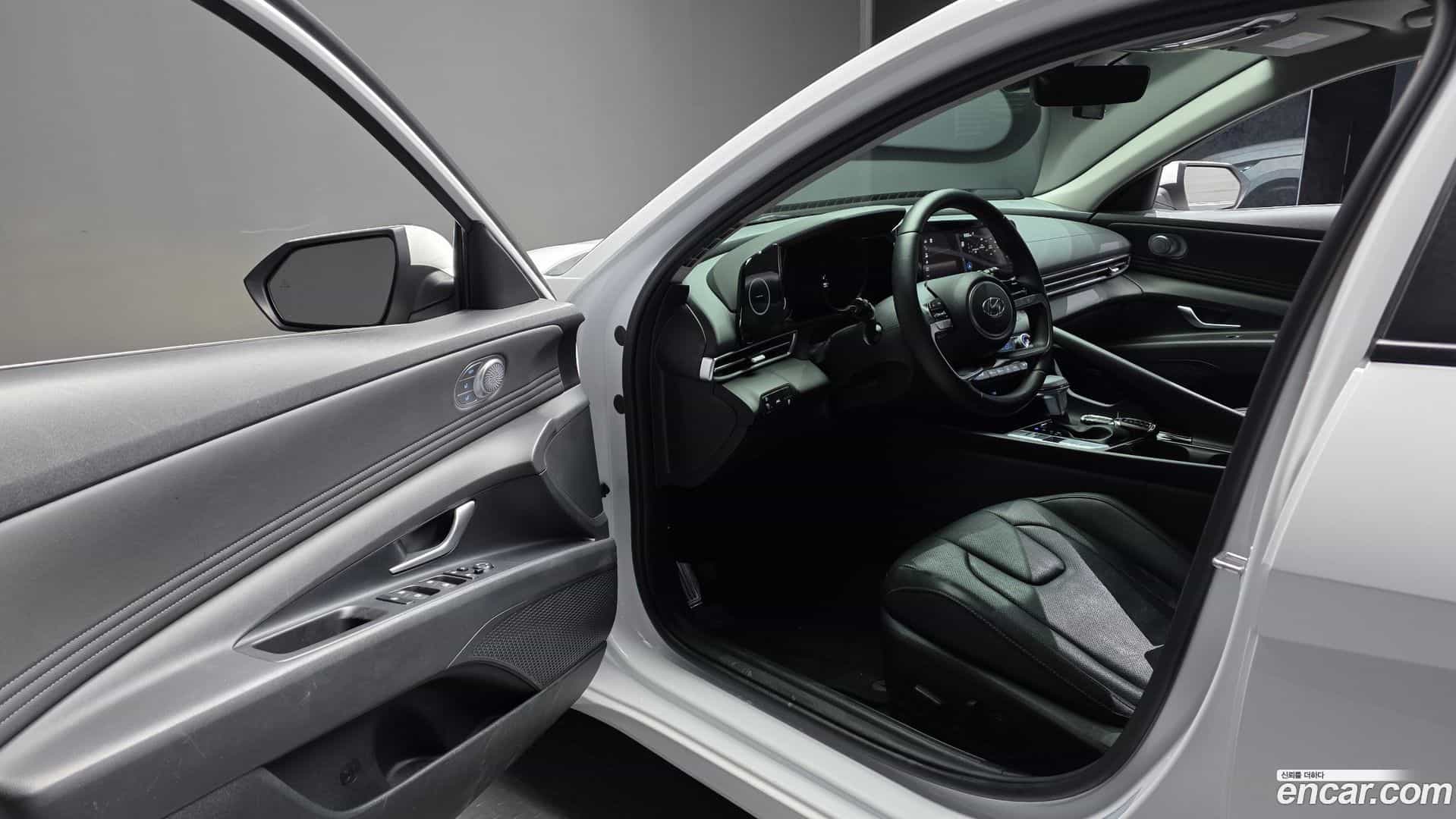 AVANTE Hyundai 2022.4-INNER-010