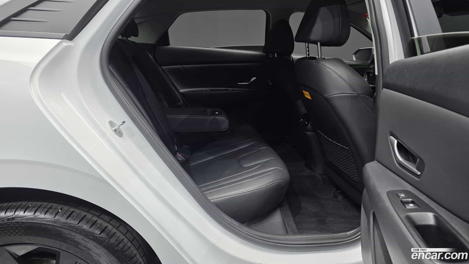 AVANTE Hyundai 2022.4-OPTION-015