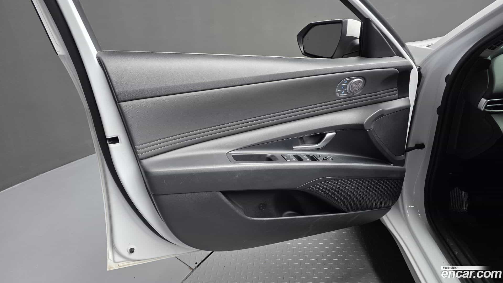 AVANTE Hyundai 2022.4-INNER-034