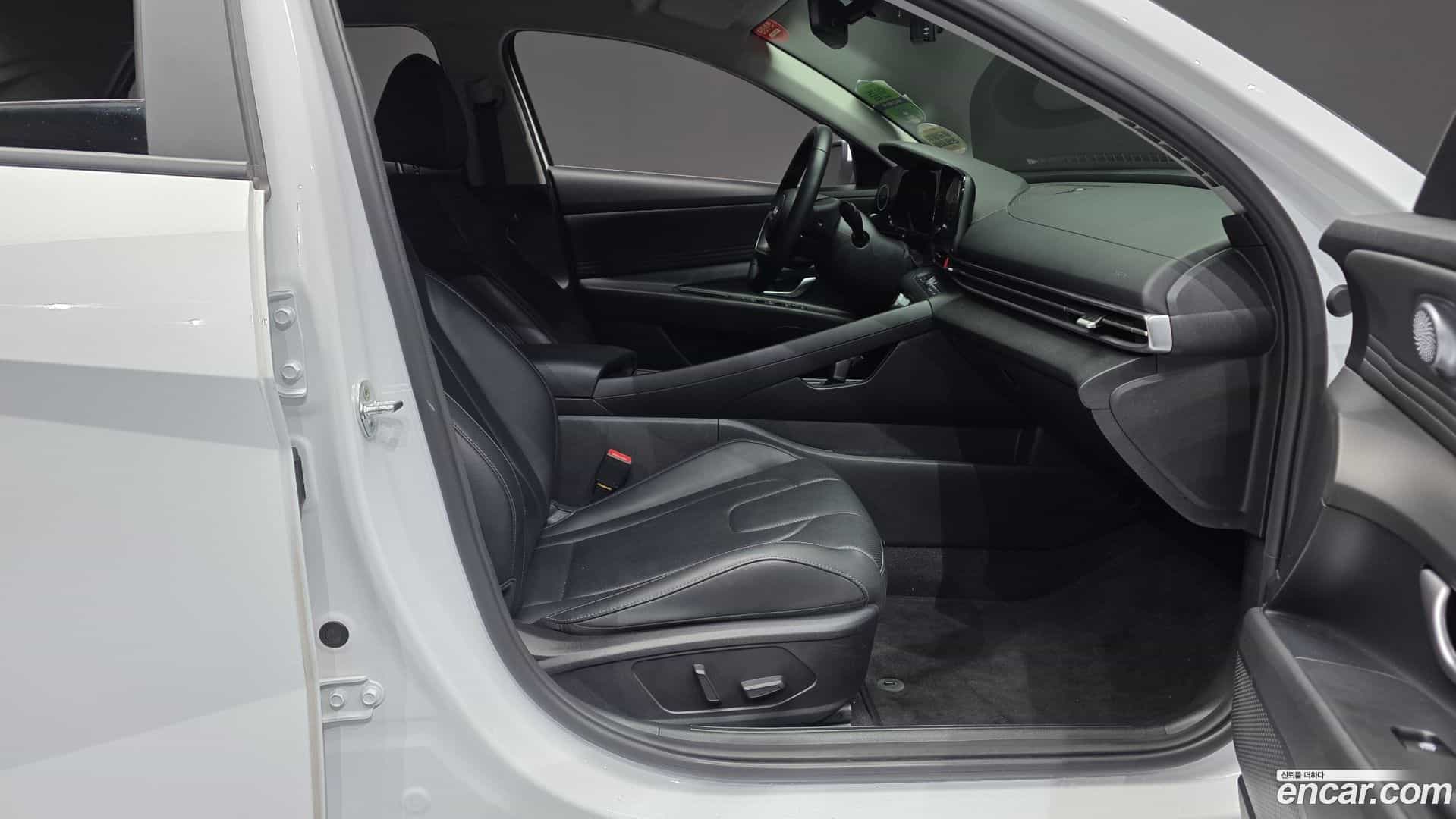 AVANTE Hyundai 2022.4-INNER-036