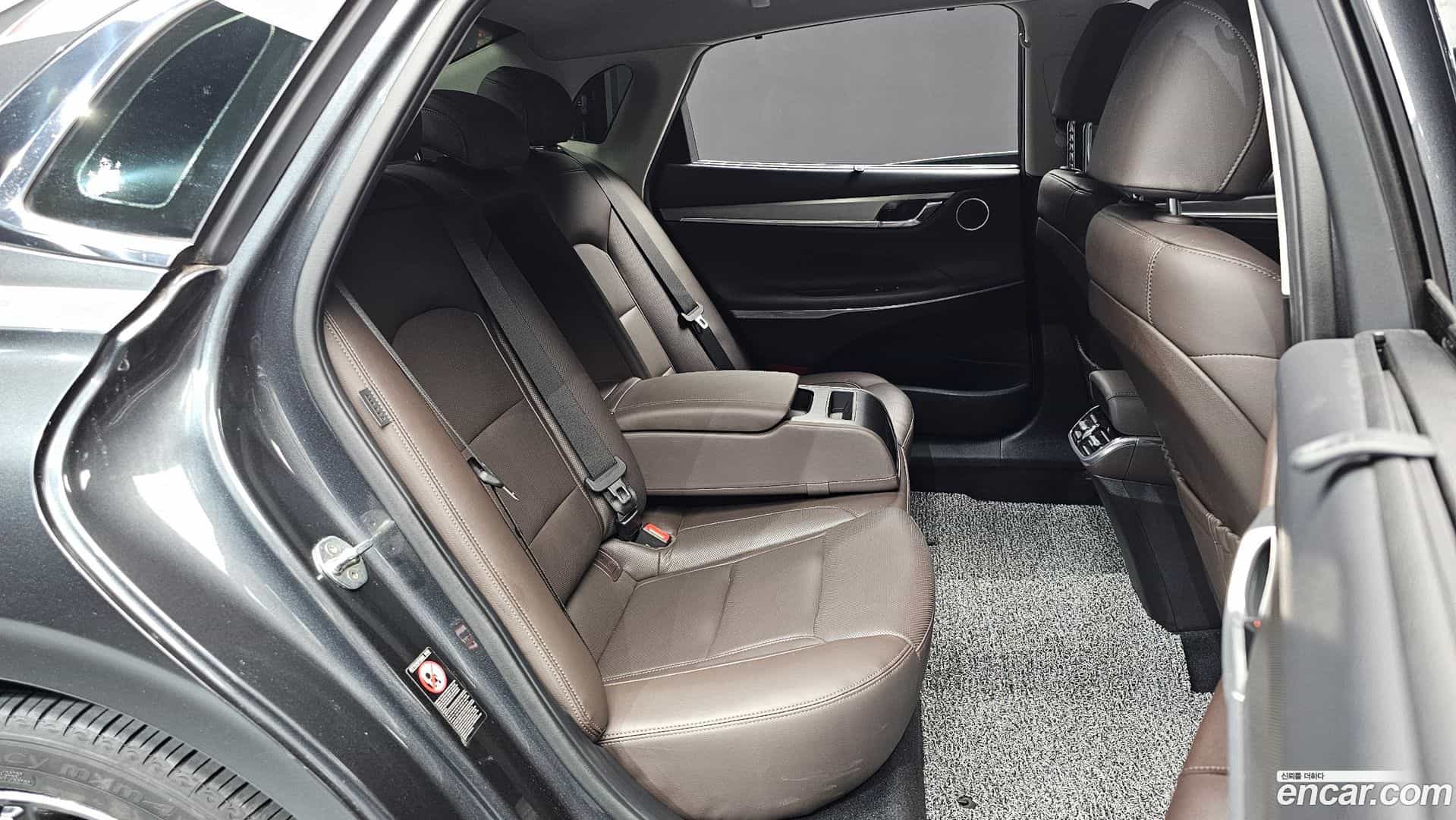 Grandeur Hyundai 2021.4-OPTION-015