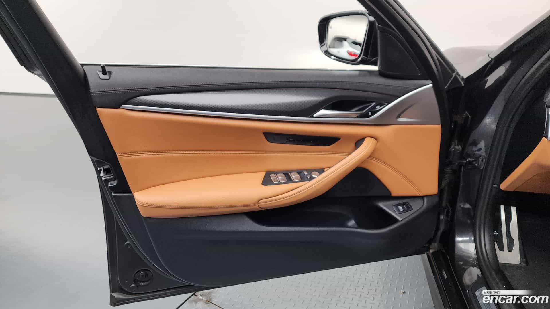 5-Series BMW 2023.6-INNER-034