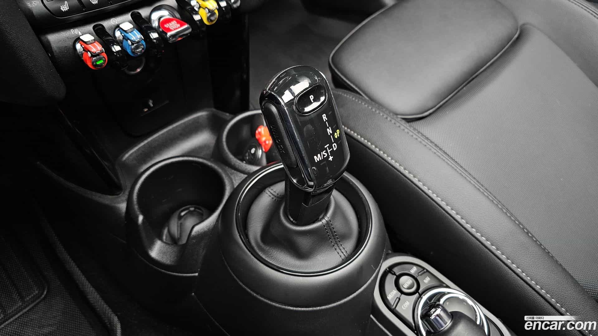 Cooper Convertible Mini 2024.2-INNER-009