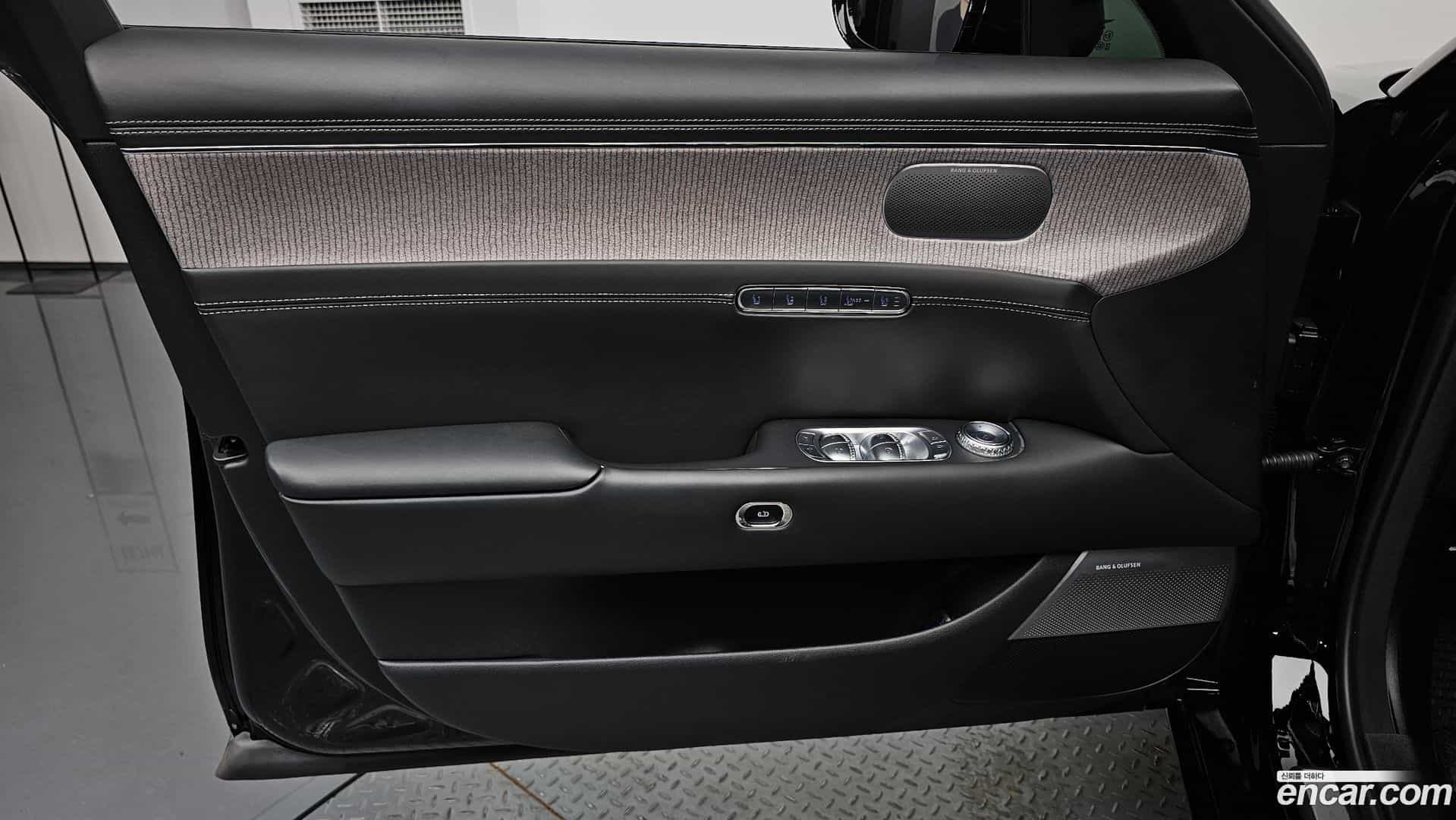 G90 Genesis 2022.11-INNER-034