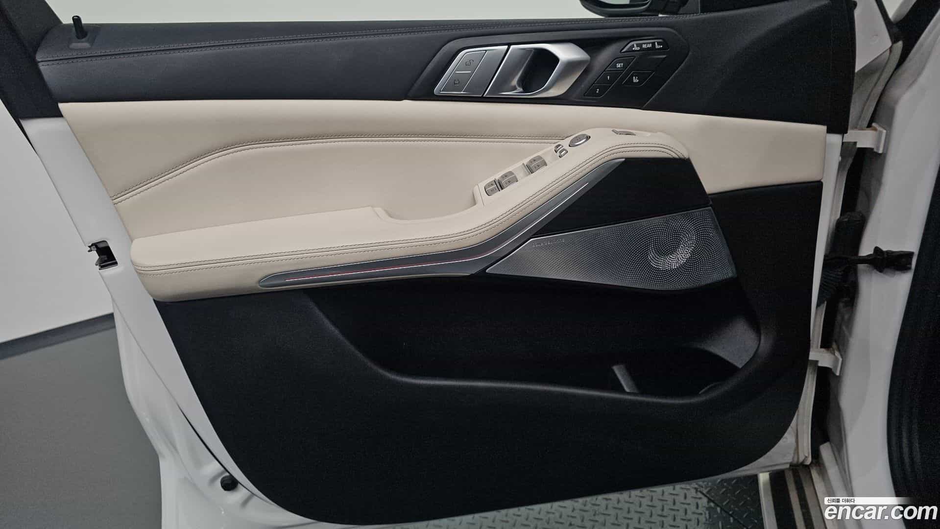 X7 BMW 2022.0-INNER-034