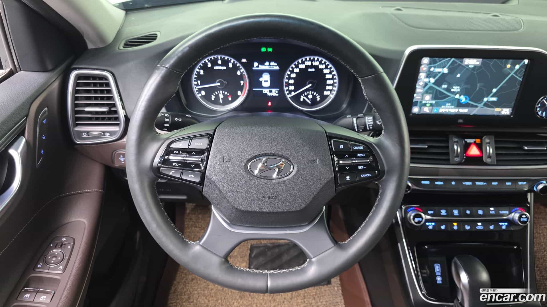 Grandeur Hyundai 2018.9-OPTION-016