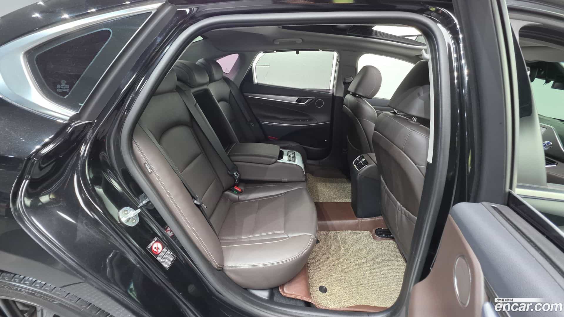 Grandeur Hyundai 2018.9-OPTION-021