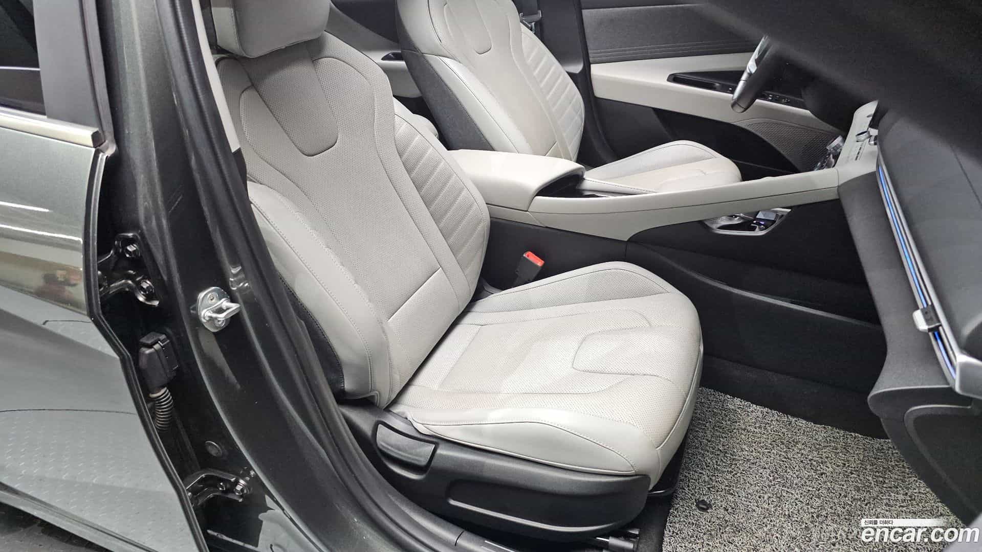 AVANTE Hyundai 2021.9-OPTION-015
