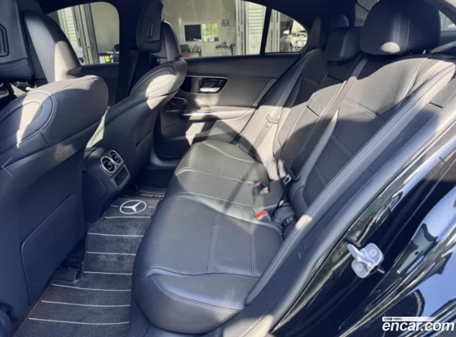 C-Class Mercedes-Benz 2024.1-INNER-008