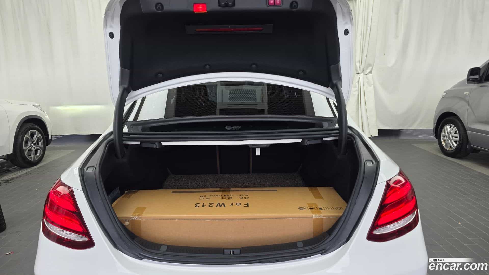 E-Class Mercedes-Benz 2019.2-OPTION-024