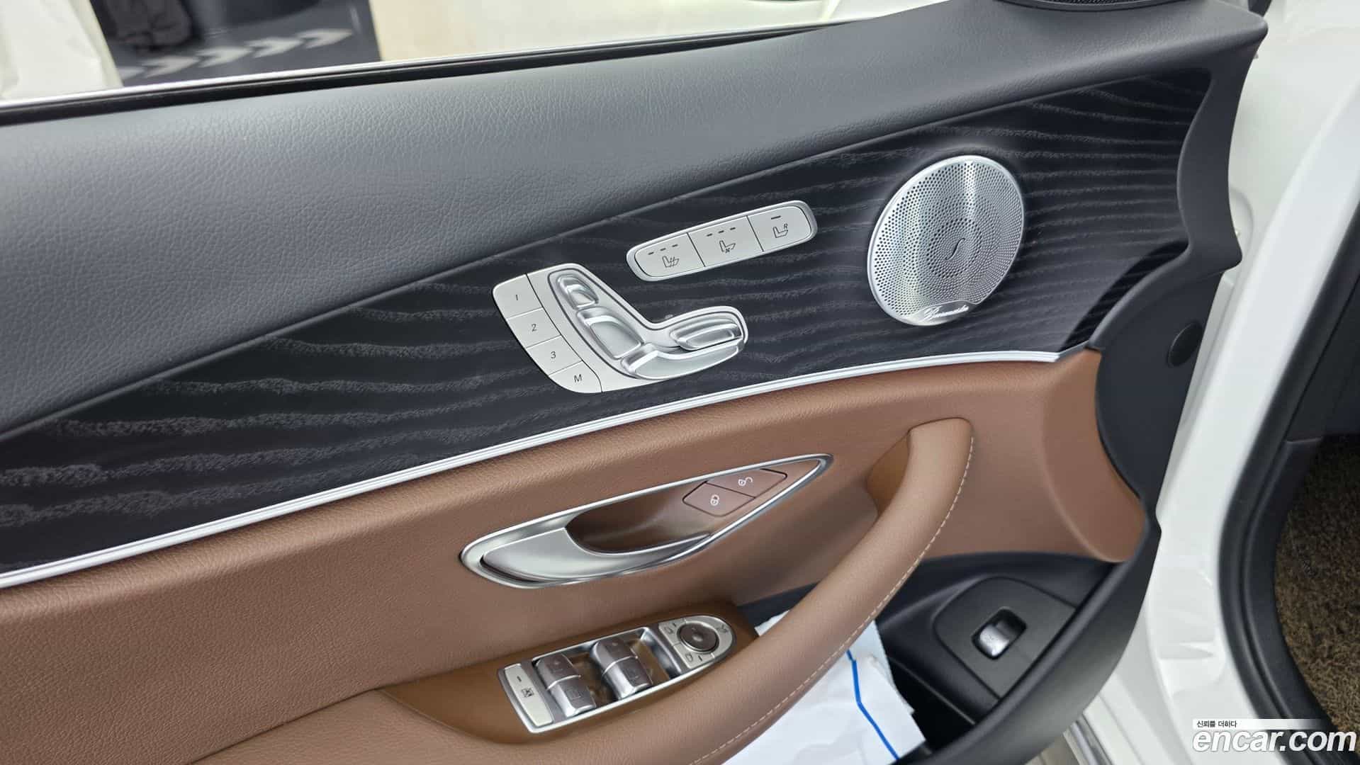E-Class Mercedes-Benz 2019.2-OPTION-044