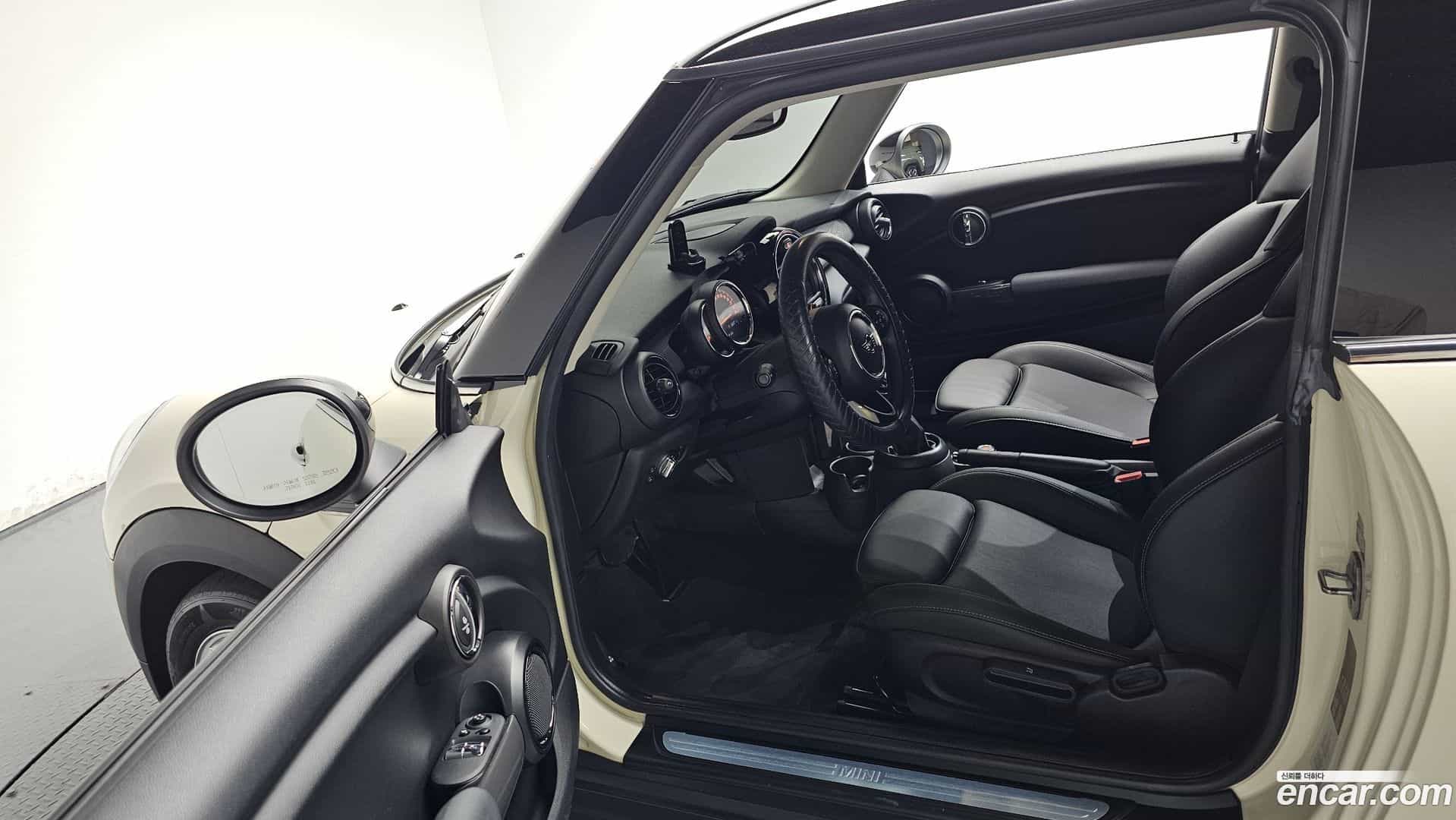 Cooper Mini 2019.0-INNER-010