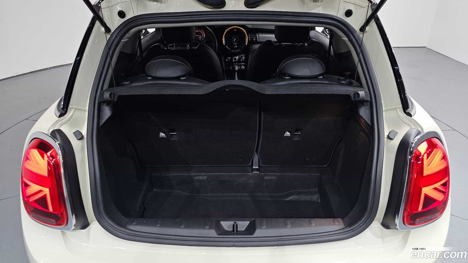 Cooper Mini 2019.0-OPTION-024