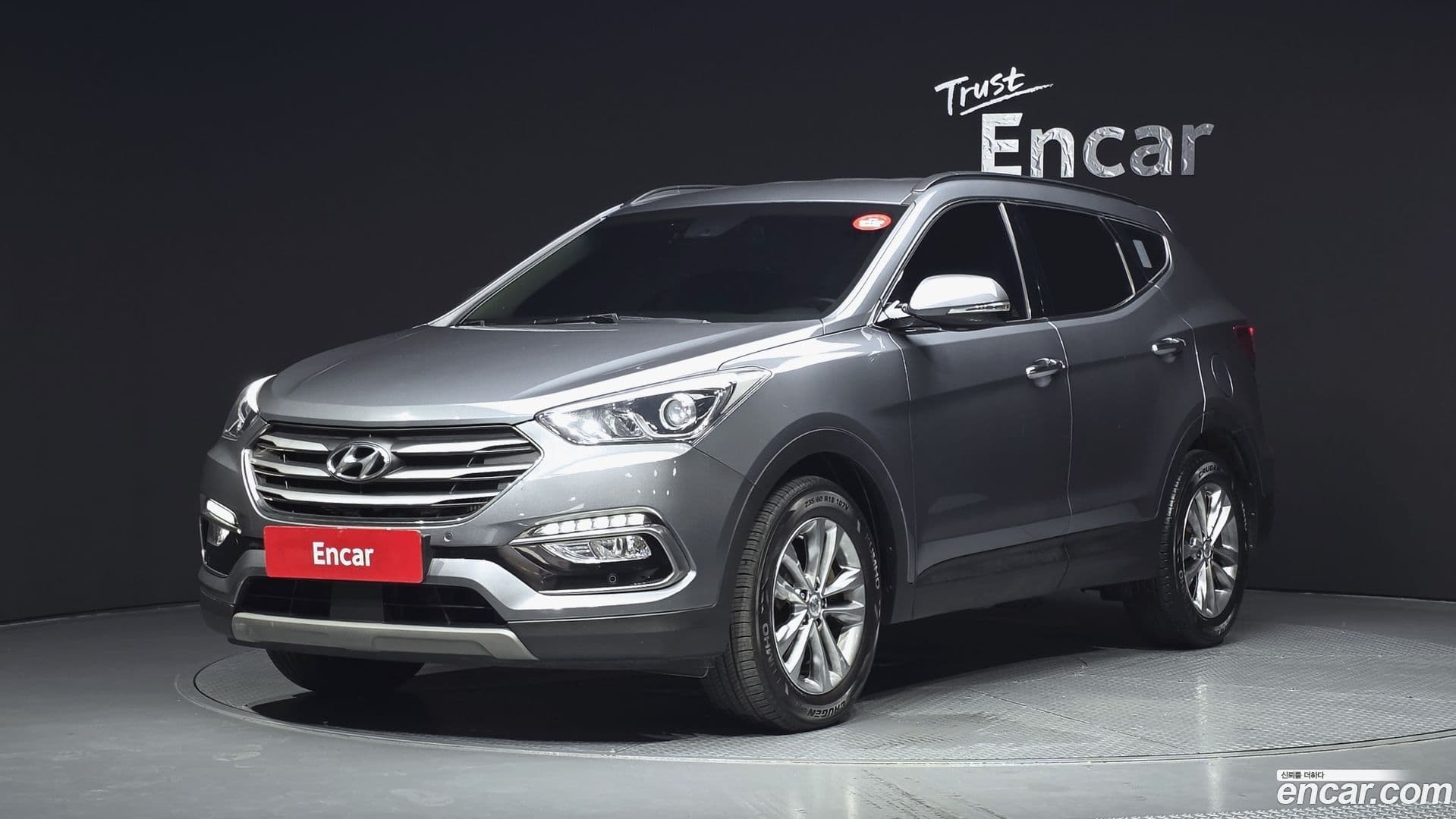 Main__Slider__Photo:Santafe Hyundai 2018.1-0