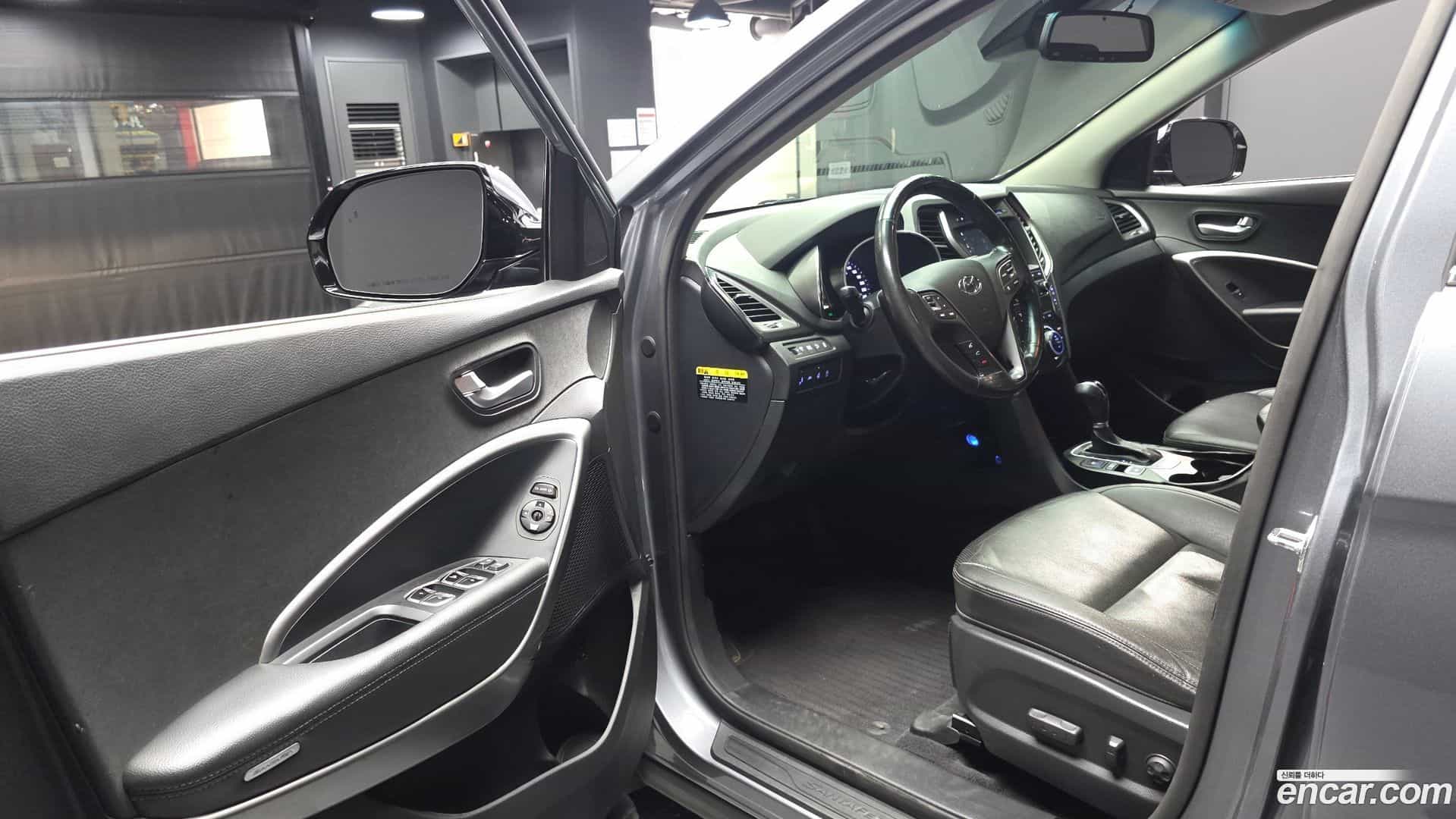 Santafe Hyundai 2018.1-INNER-010