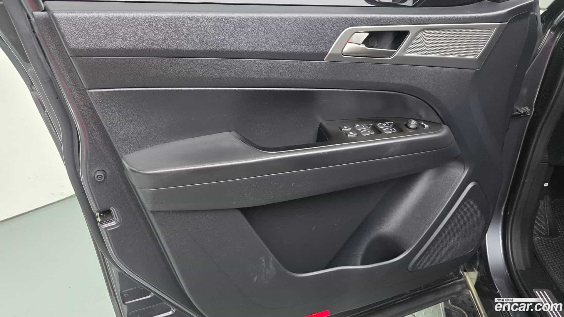 Rexton KG Mobility 2018.1-INNER-034