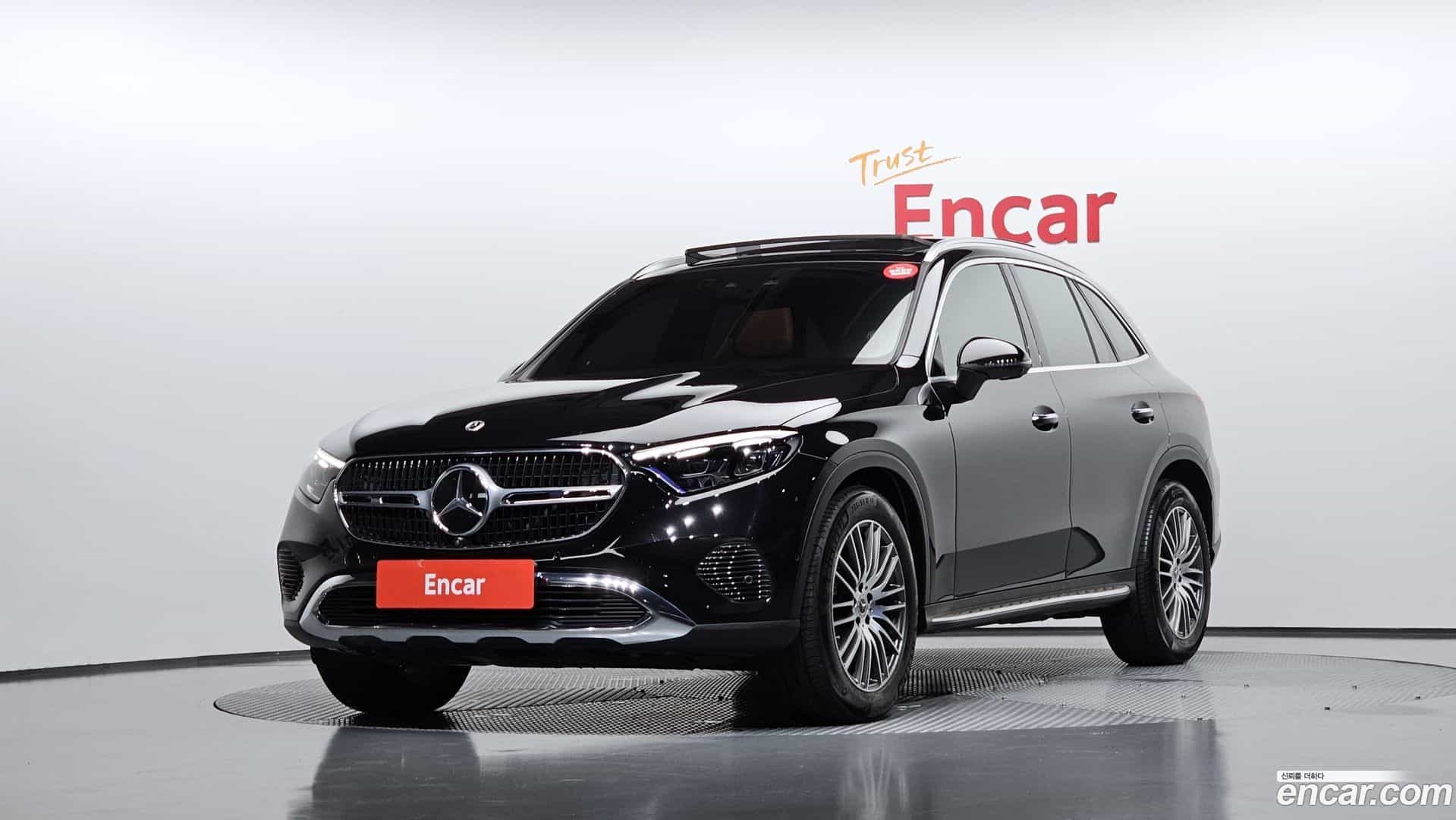 GLC-Class Mercedes-Benz 2023.6-OUTER-001