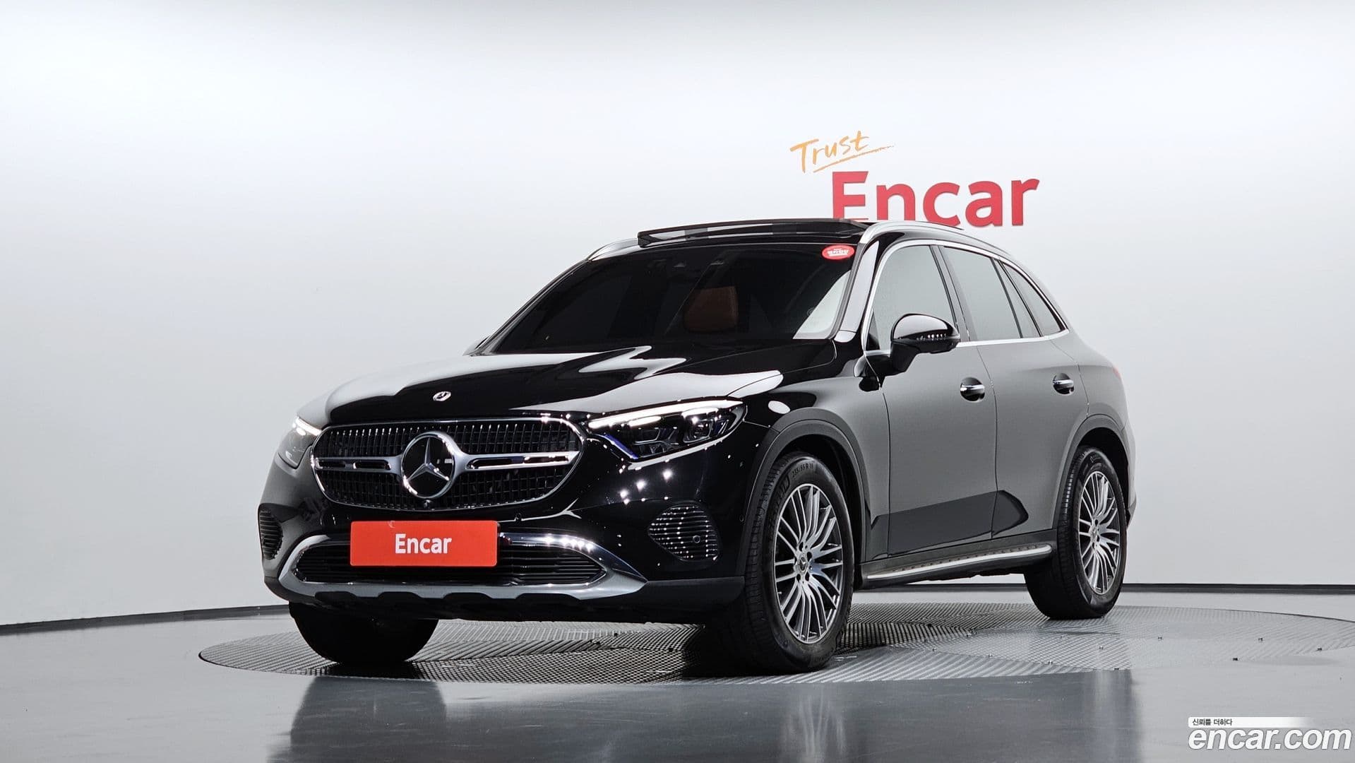 Main__Slider__Photo:GLC-Class Mercedes-Benz 2023.6-0
