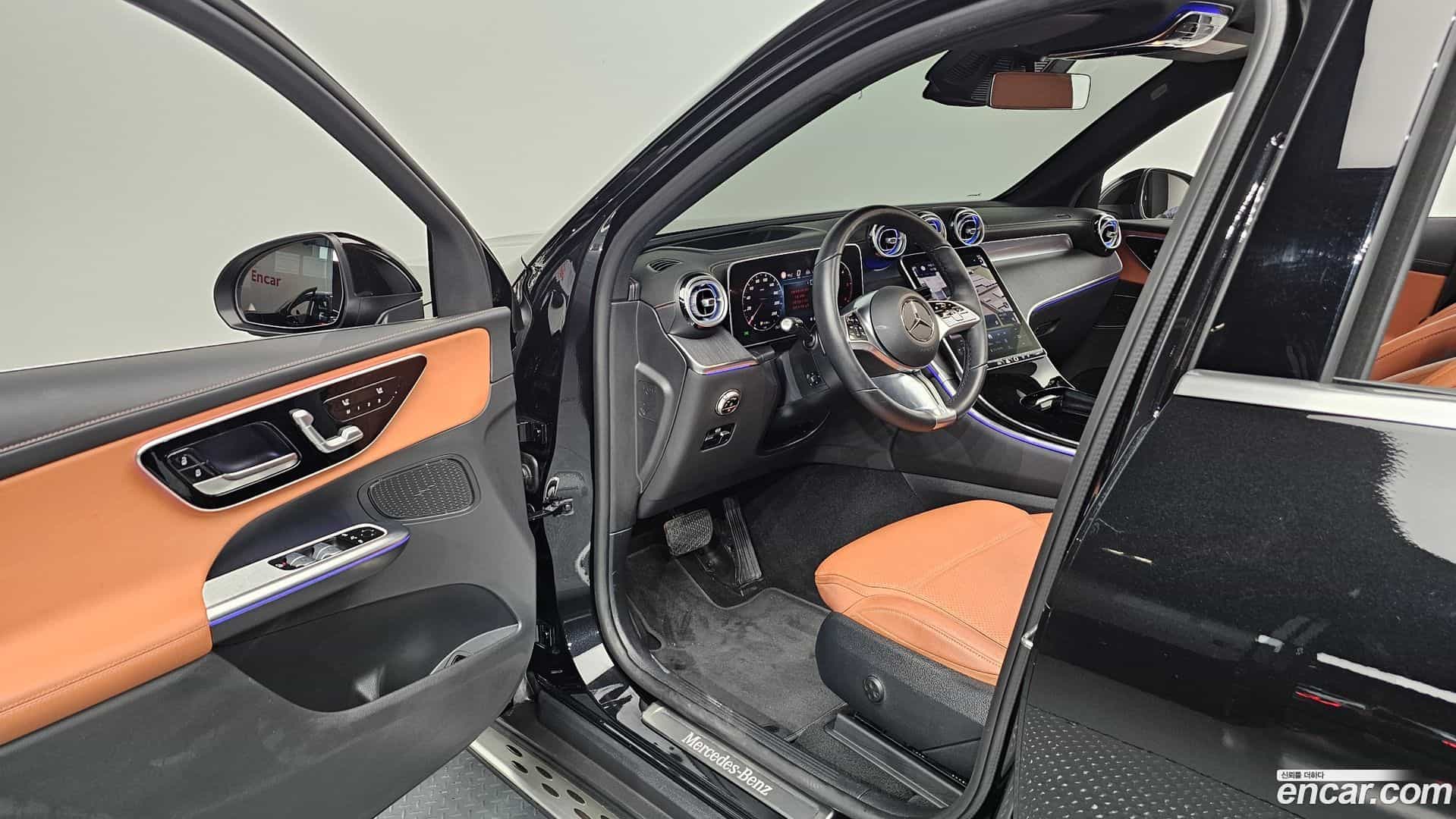 GLC-Class Mercedes-Benz 2023.6-INNER-010