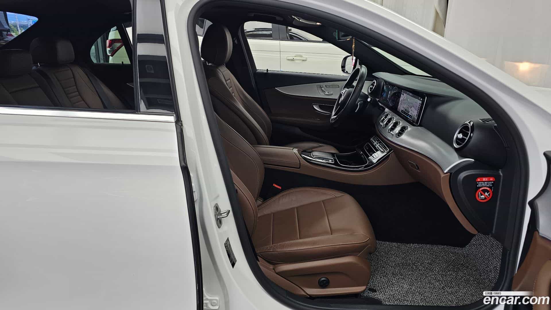 E-Class Mercedes-Benz 2021.4-OPTION-015