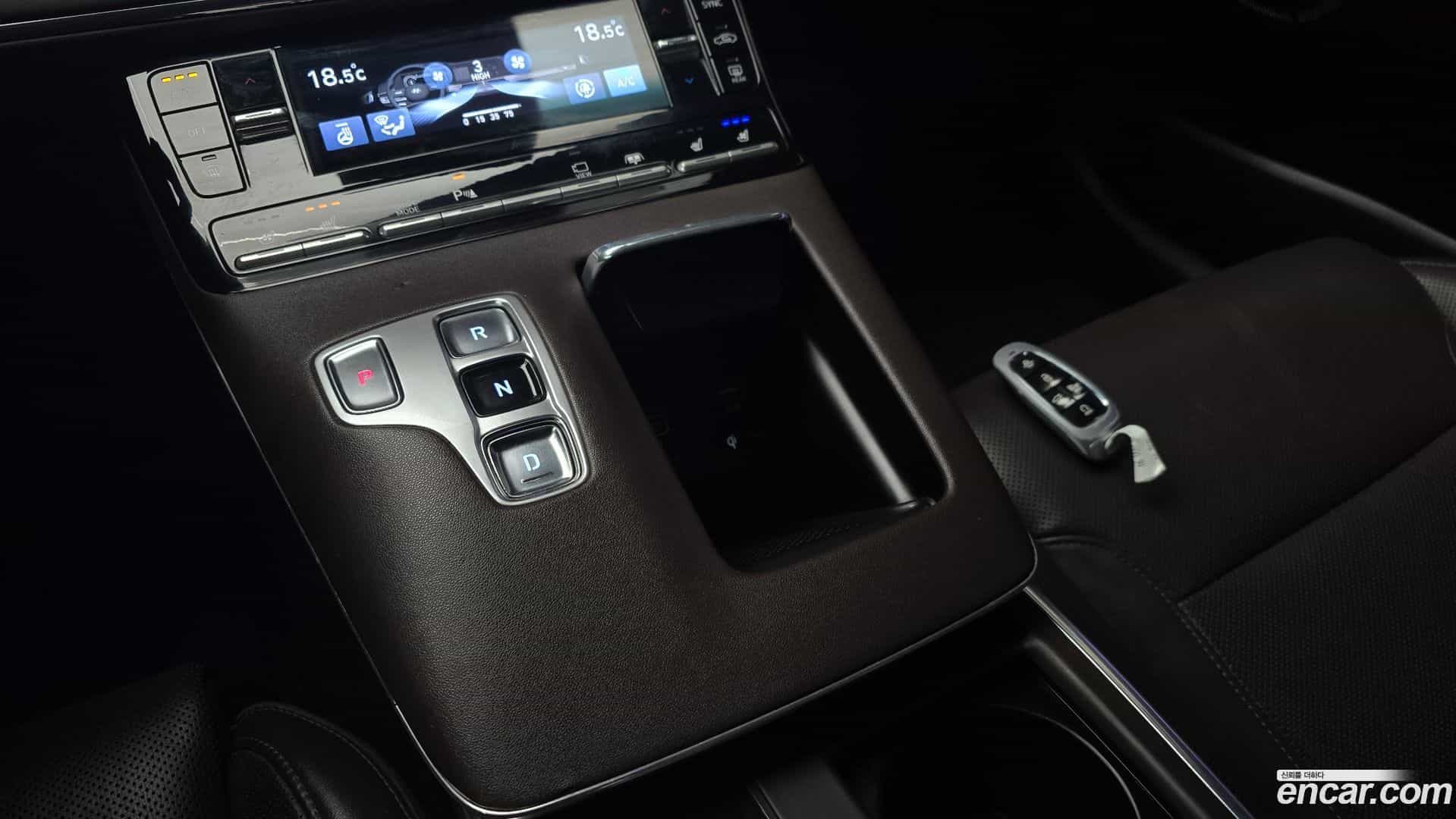 Grandeur Hyundai 2021.10-INNER-009