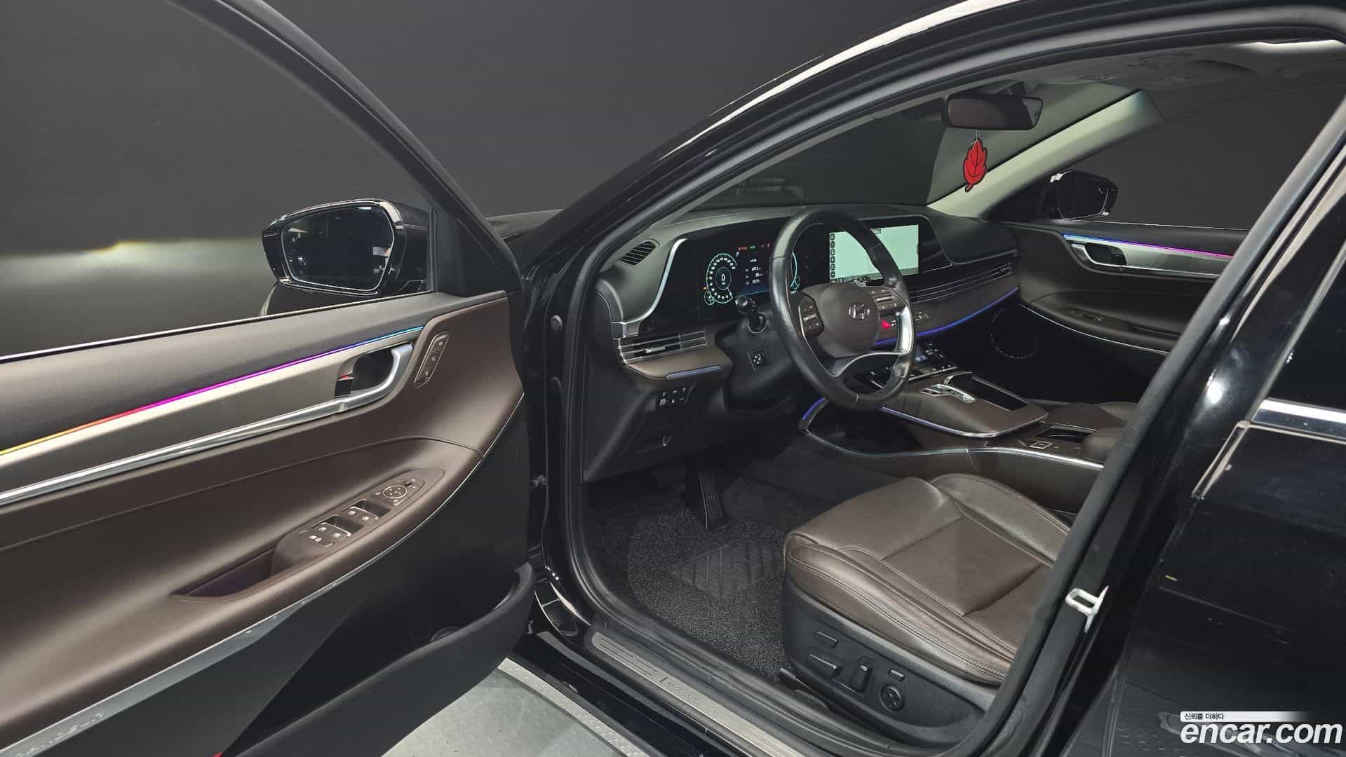 Grandeur Hyundai 2021.10-INNER-010