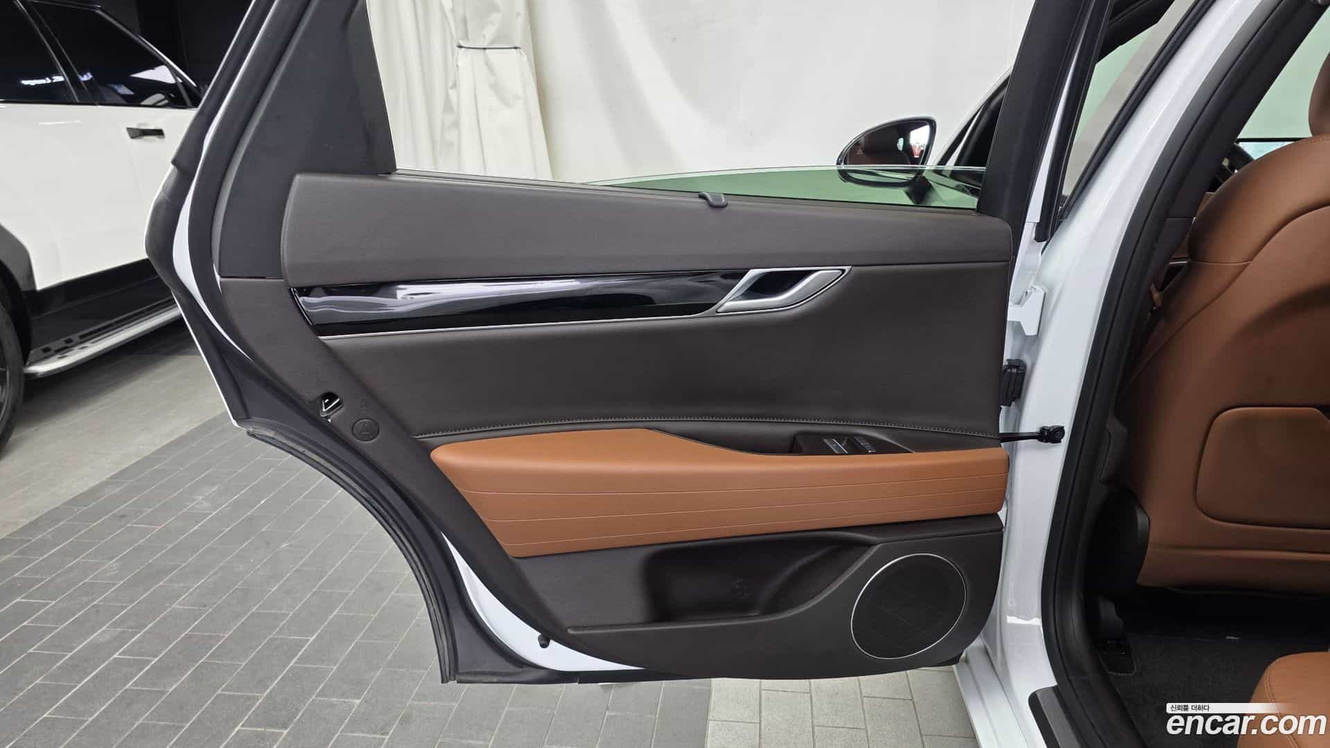 G80 Genesis 2023.4-INNER-035